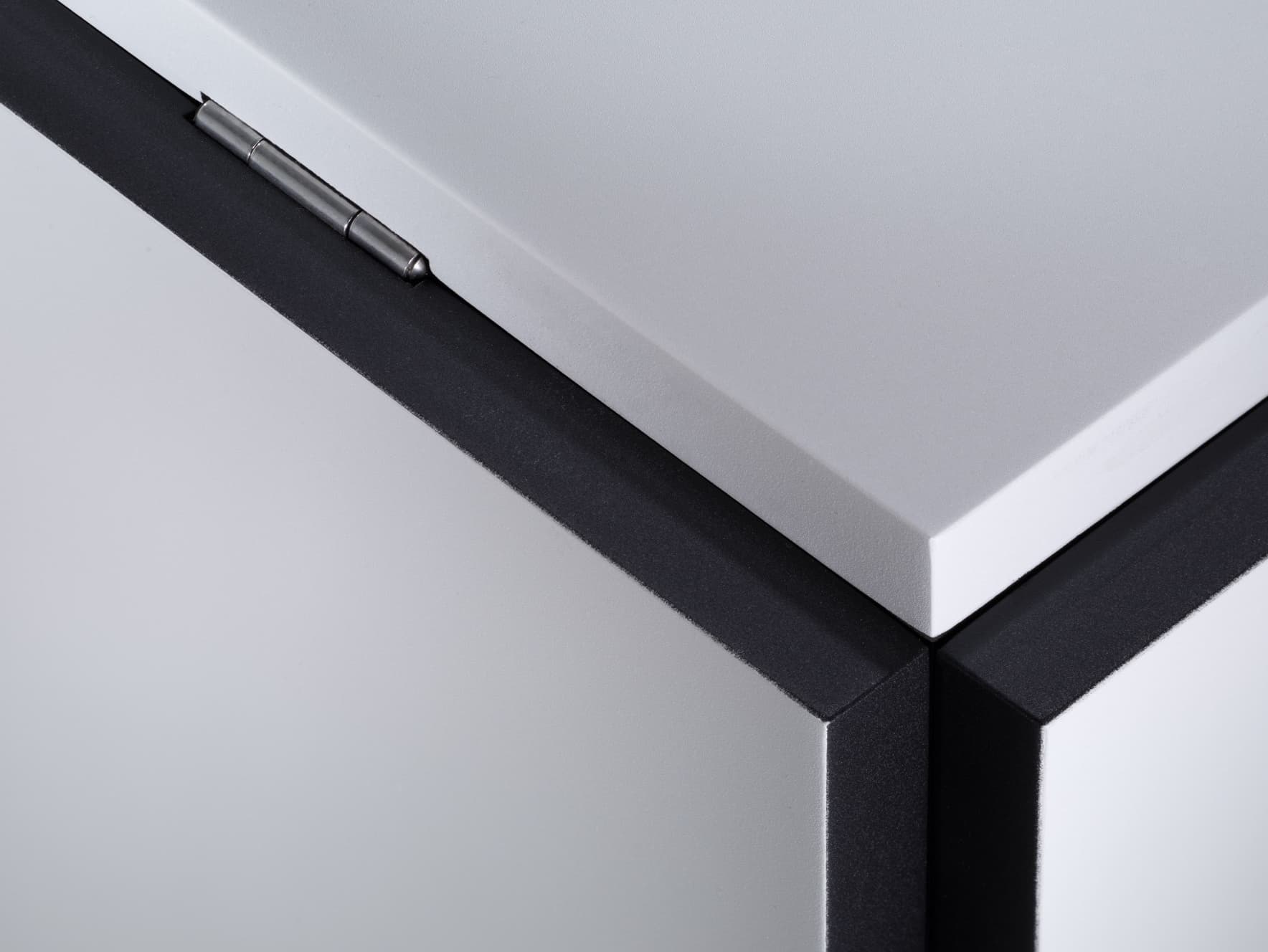 TECTA
K10N
Folding coffee table — 12
