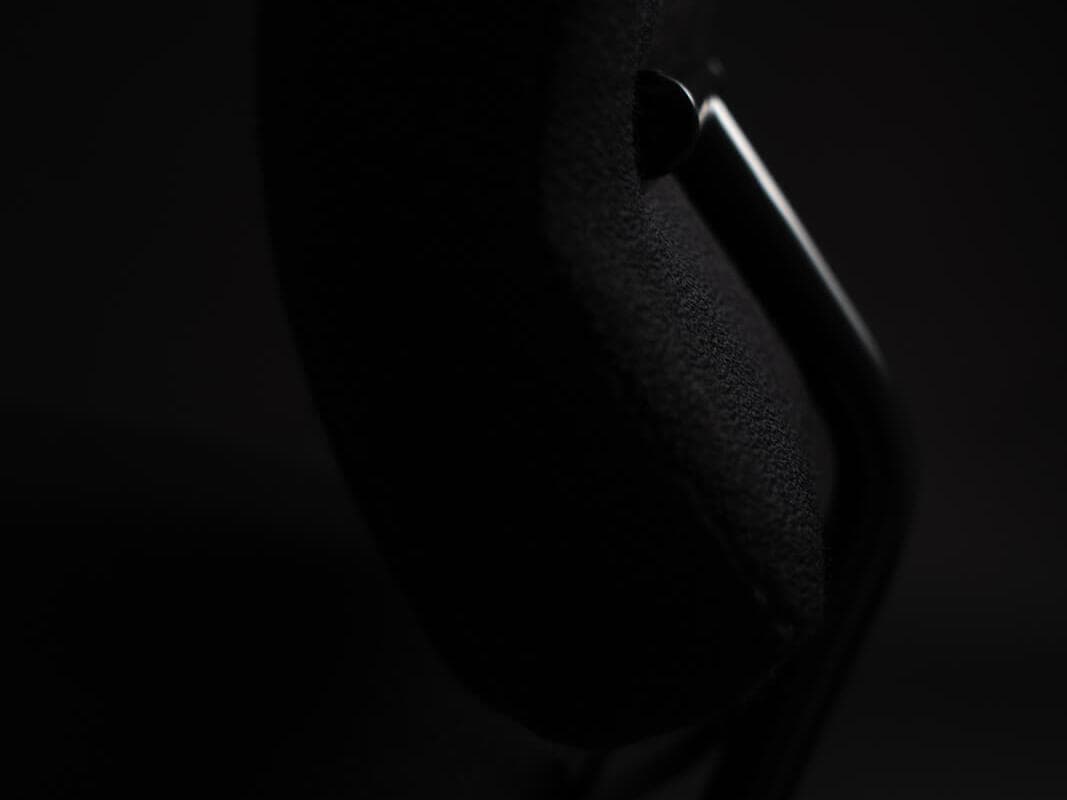 TECTA
REVERSAL
Cantilever chair — 9