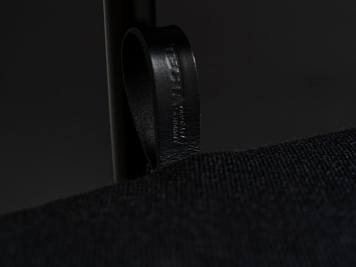 TECTA
REVERSAL
Cantilever chair — 10