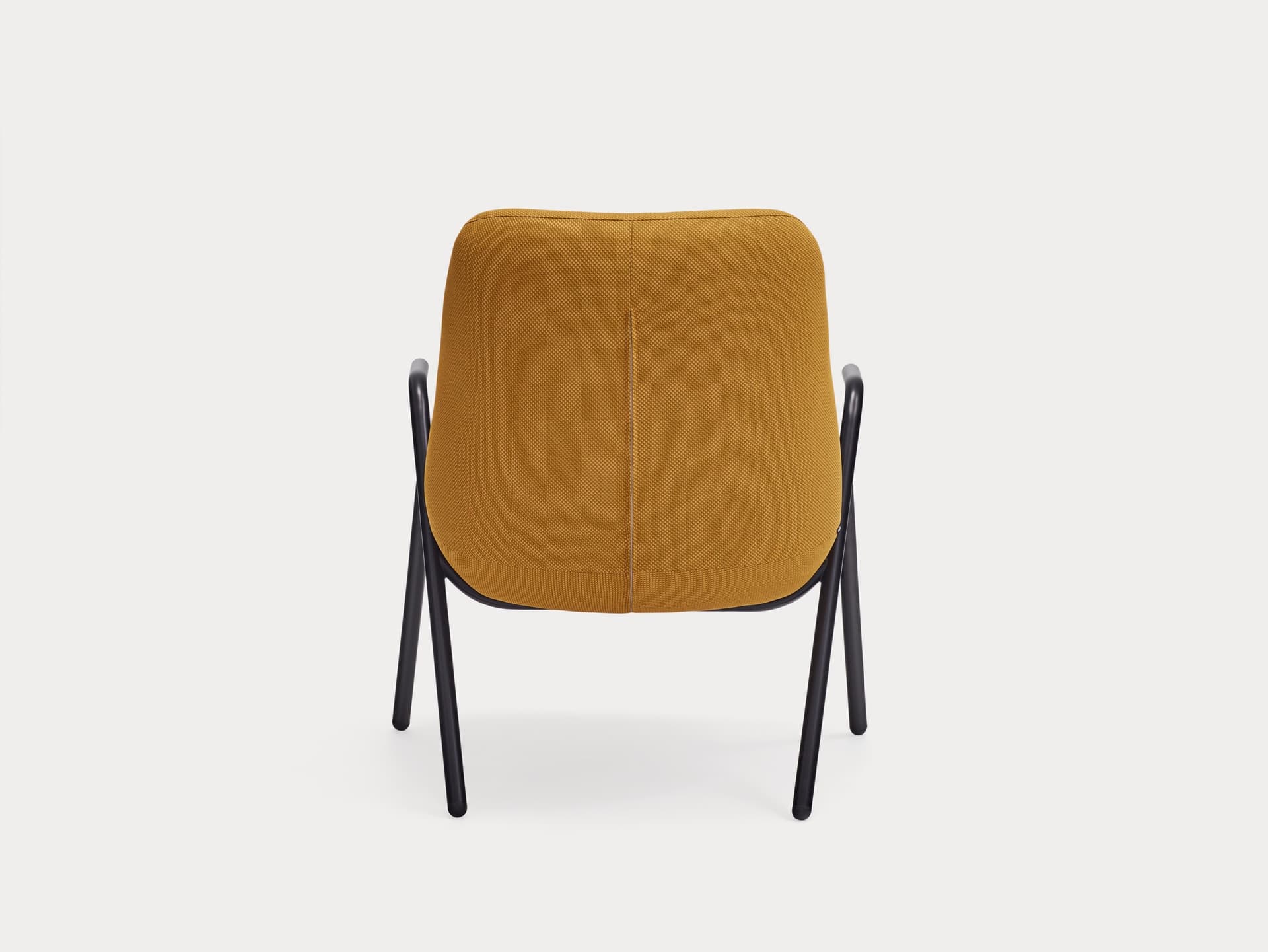 TEULAT
DINS
Polyester armchair — 26