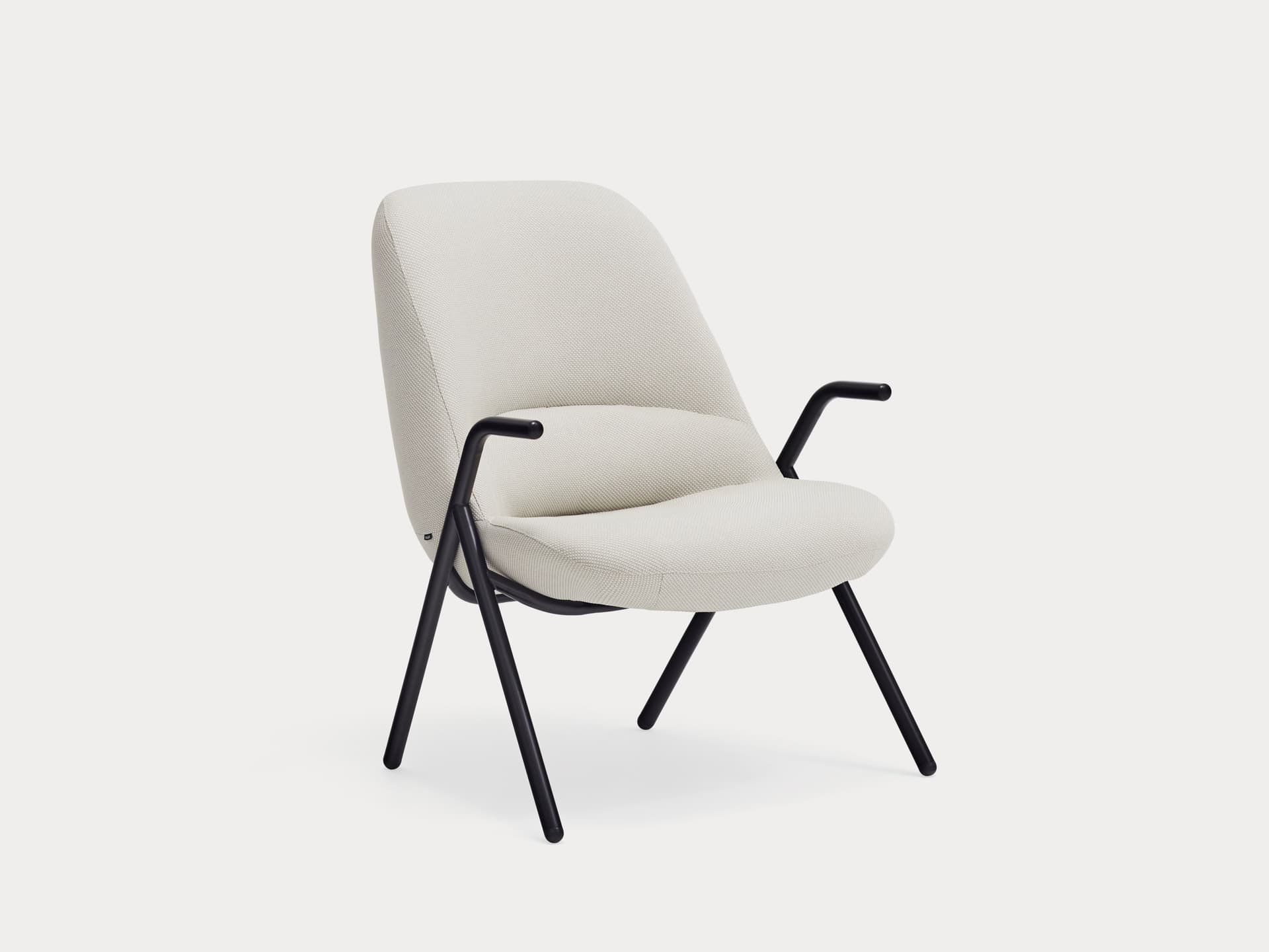 TEULAT
DINS
Polyester armchair — 32