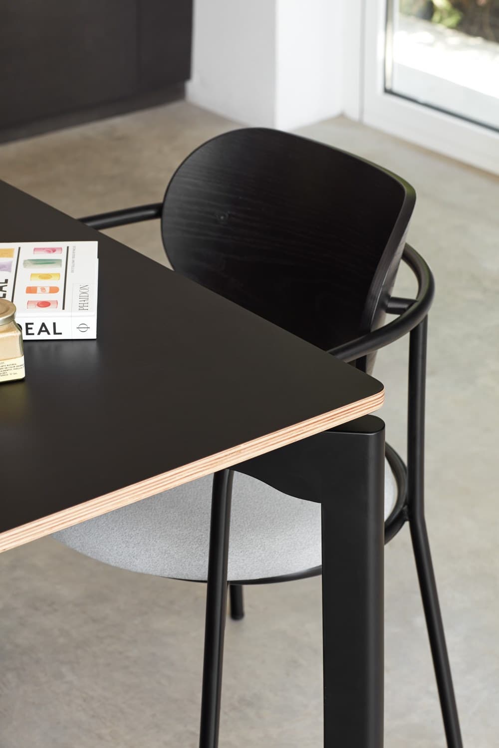 TEULAT
NICOLA
HPL dining table — 8
