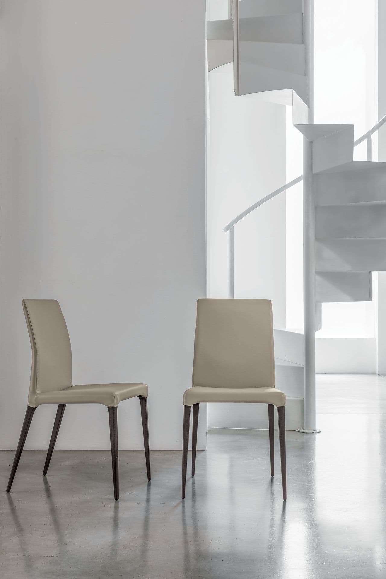 Tomasella
FLY
Leather chair — 2