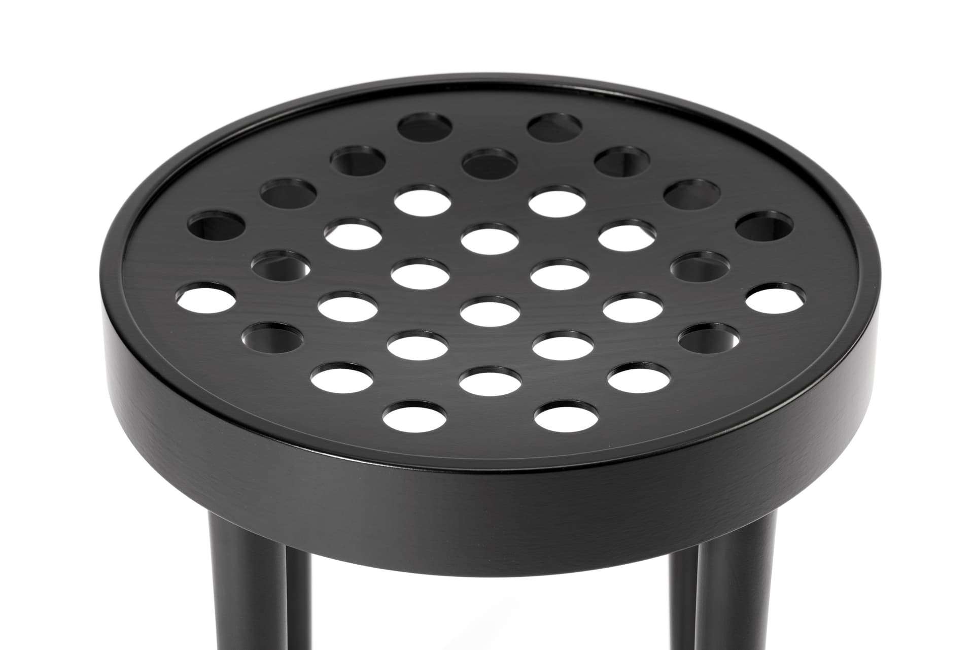 TON
822
Low wooden stool — 22