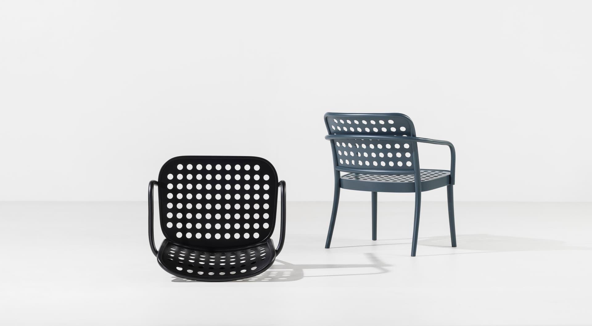 TON
822
Wooden lounge armchair — 3