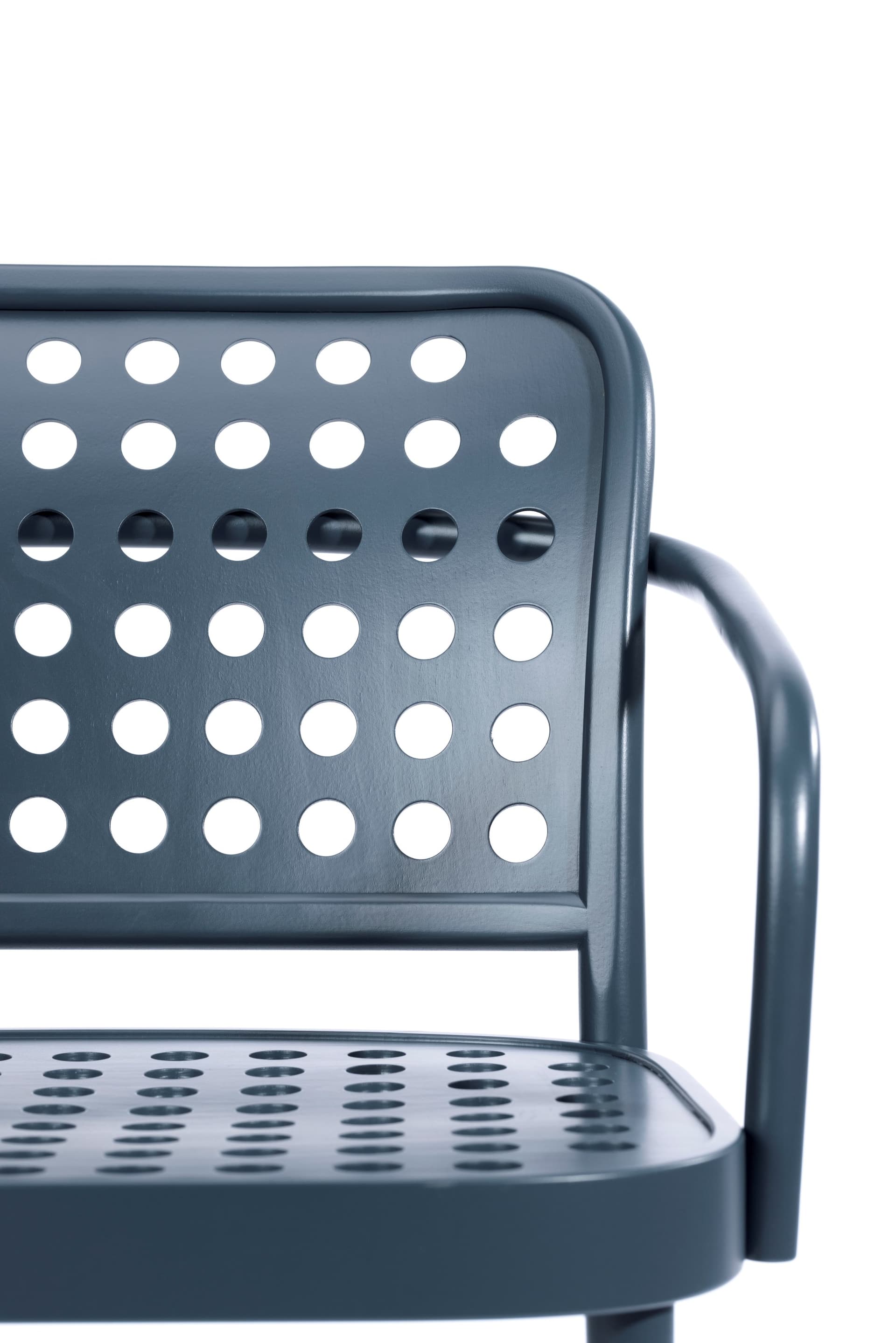 TON
822
Wooden lounge armchair — 21