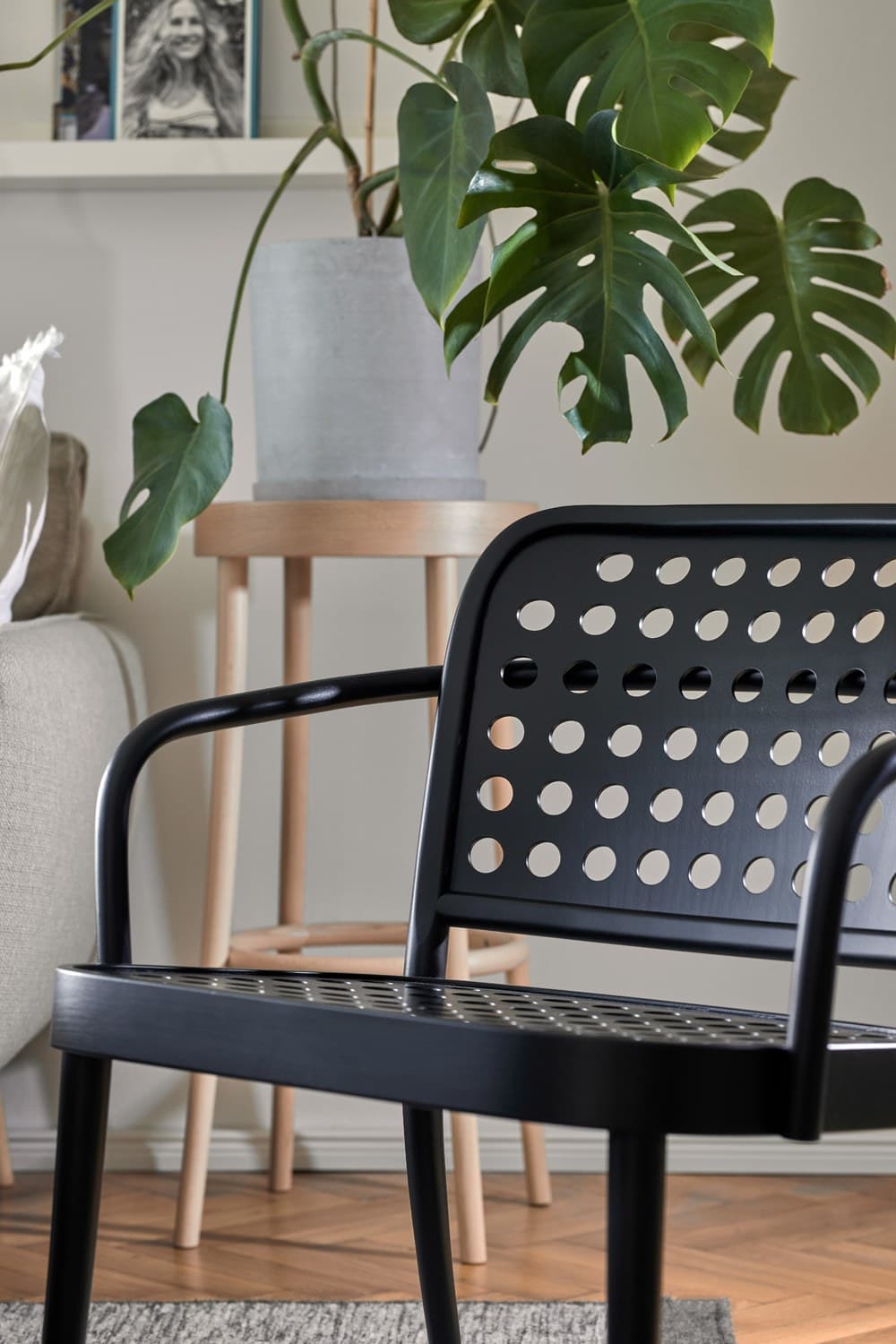 TON
822
Wooden lounge armchair — 6