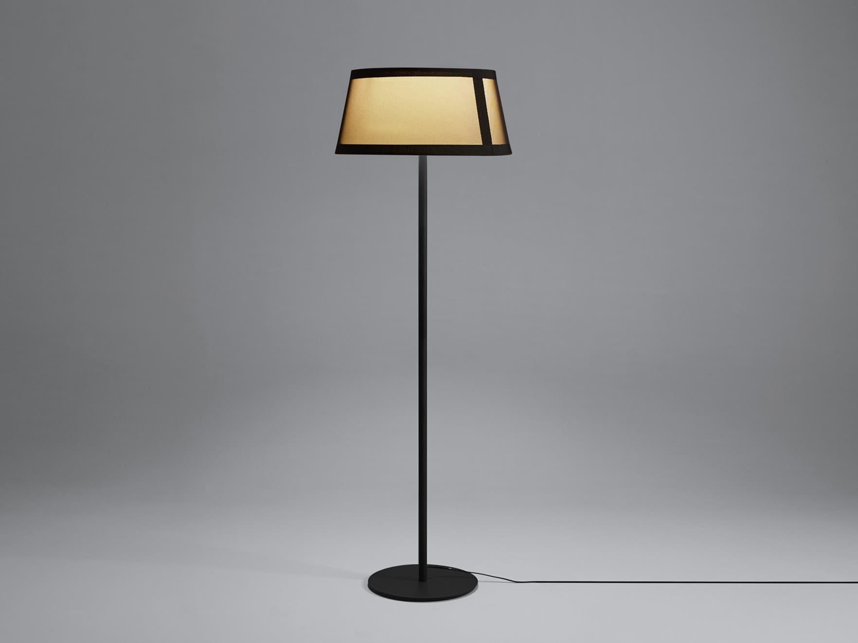 Tooy
LILLY
Fabric floor lamp — 1