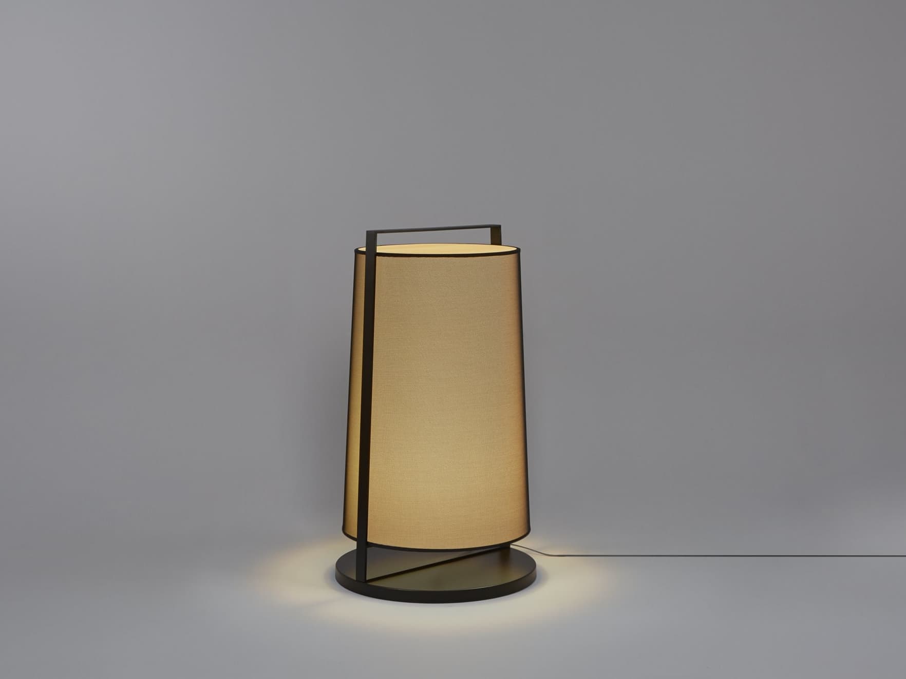 Tooy
MACAO
Fabric floor lamp — 1