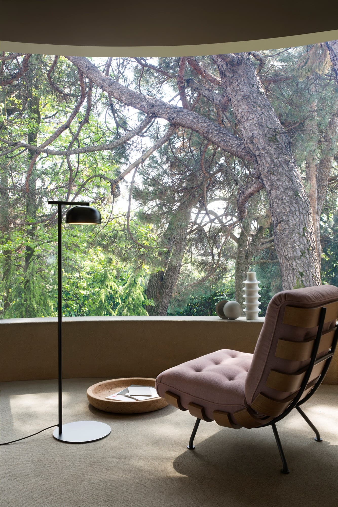 Tooy
MOLLY
Brass floor lamp — 4