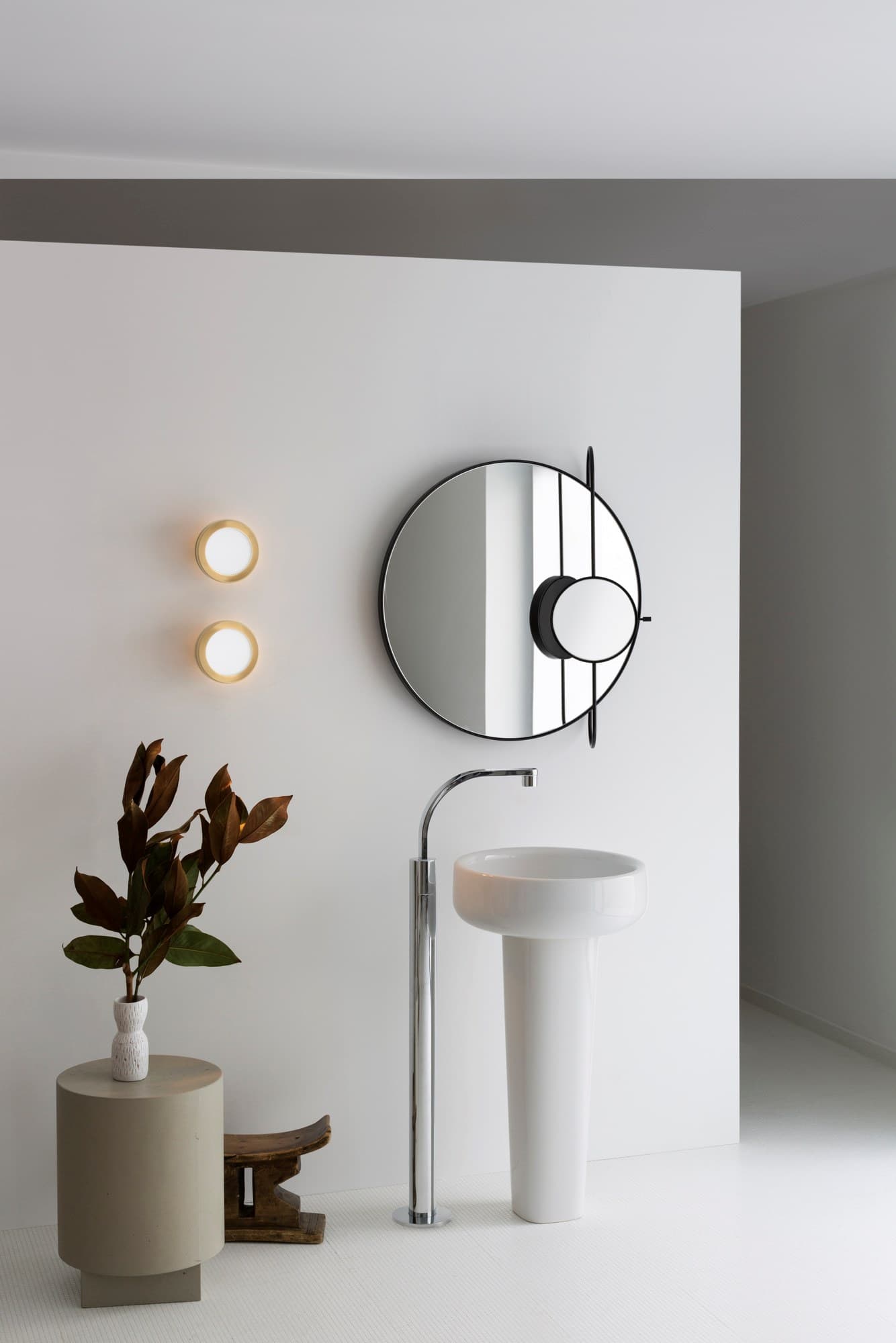Tooy
MOLLY
LED brass wall lamp — 2