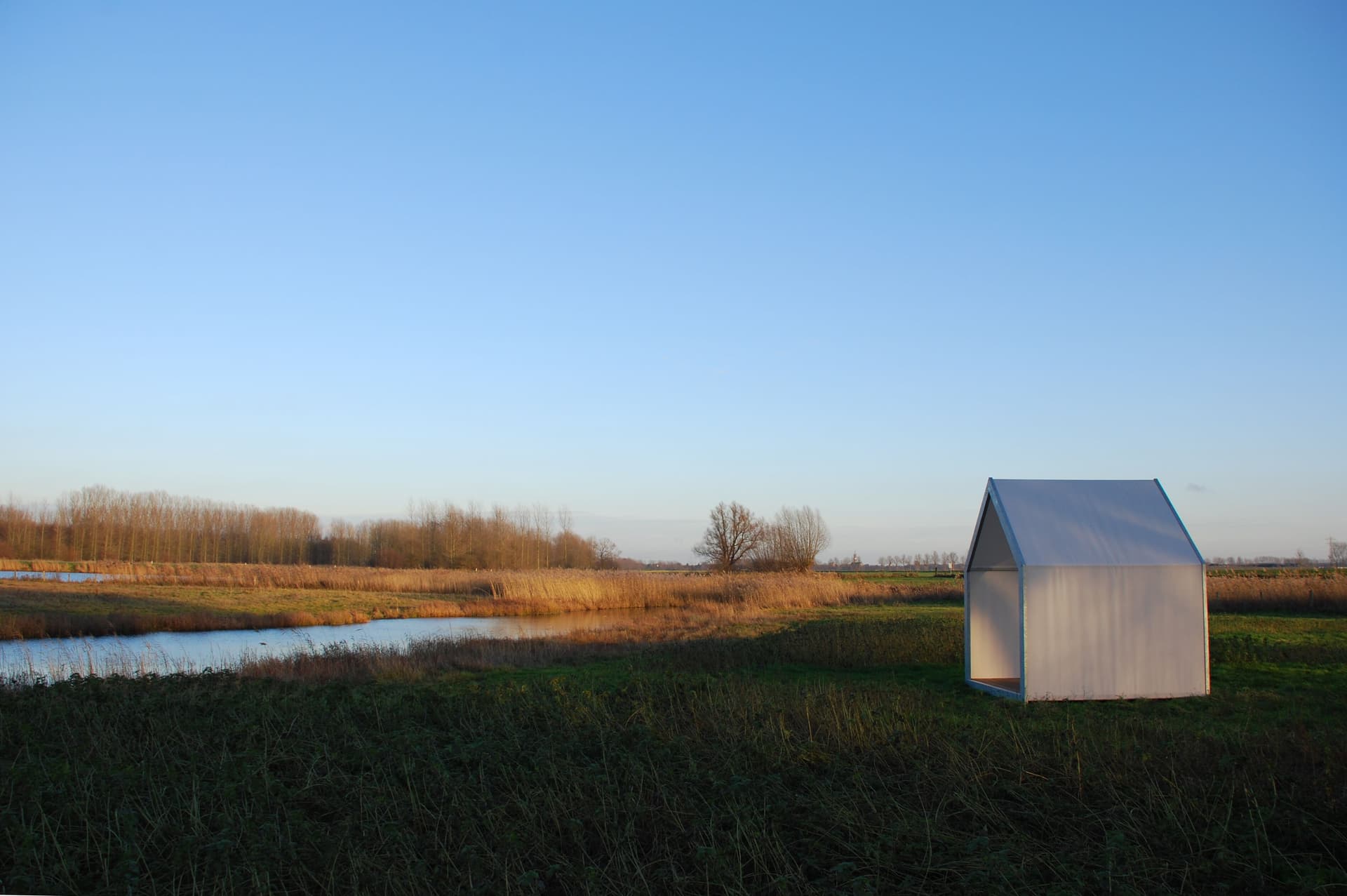 TRADEWINDS
SHELT^R
Gazebo — 19