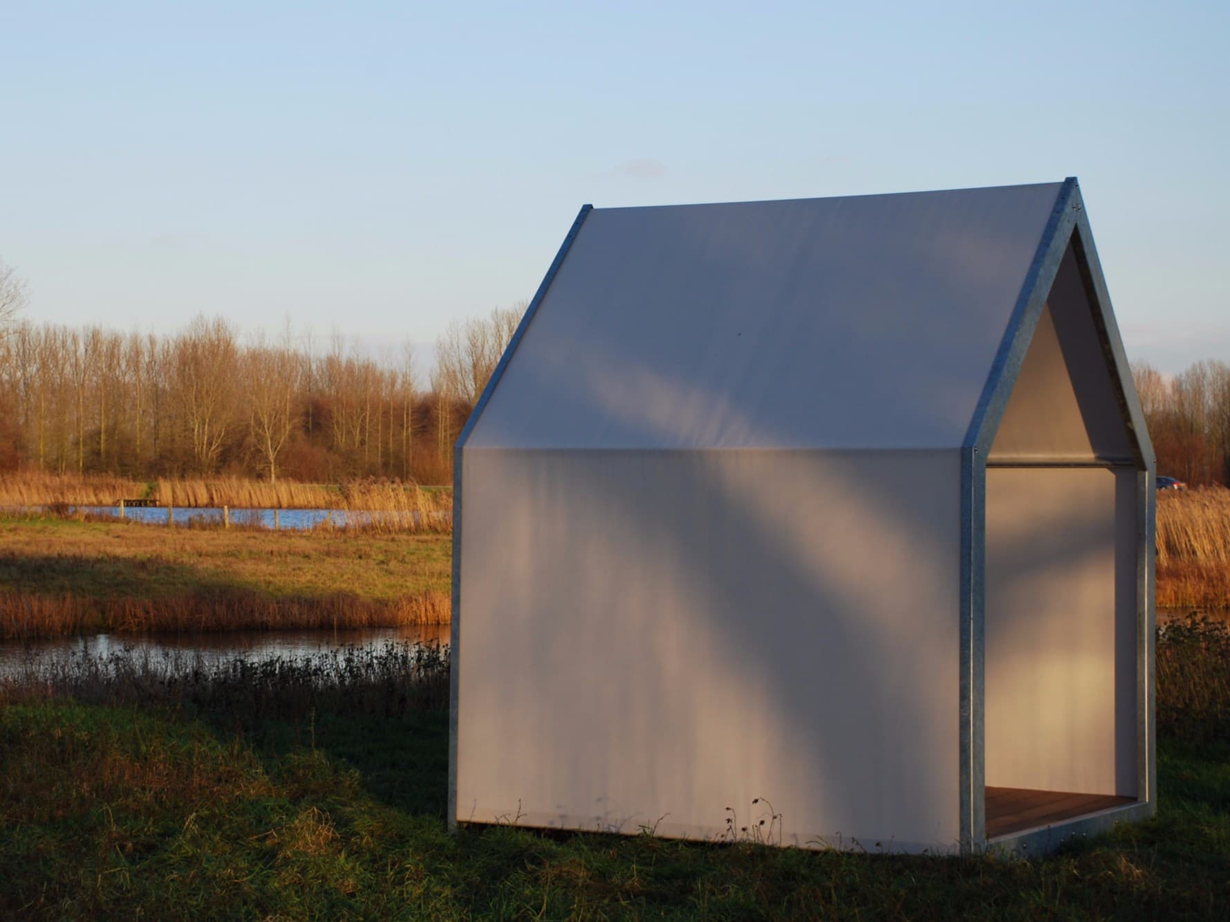 TRADEWINDS
SHELT^R
Gazebo — 7