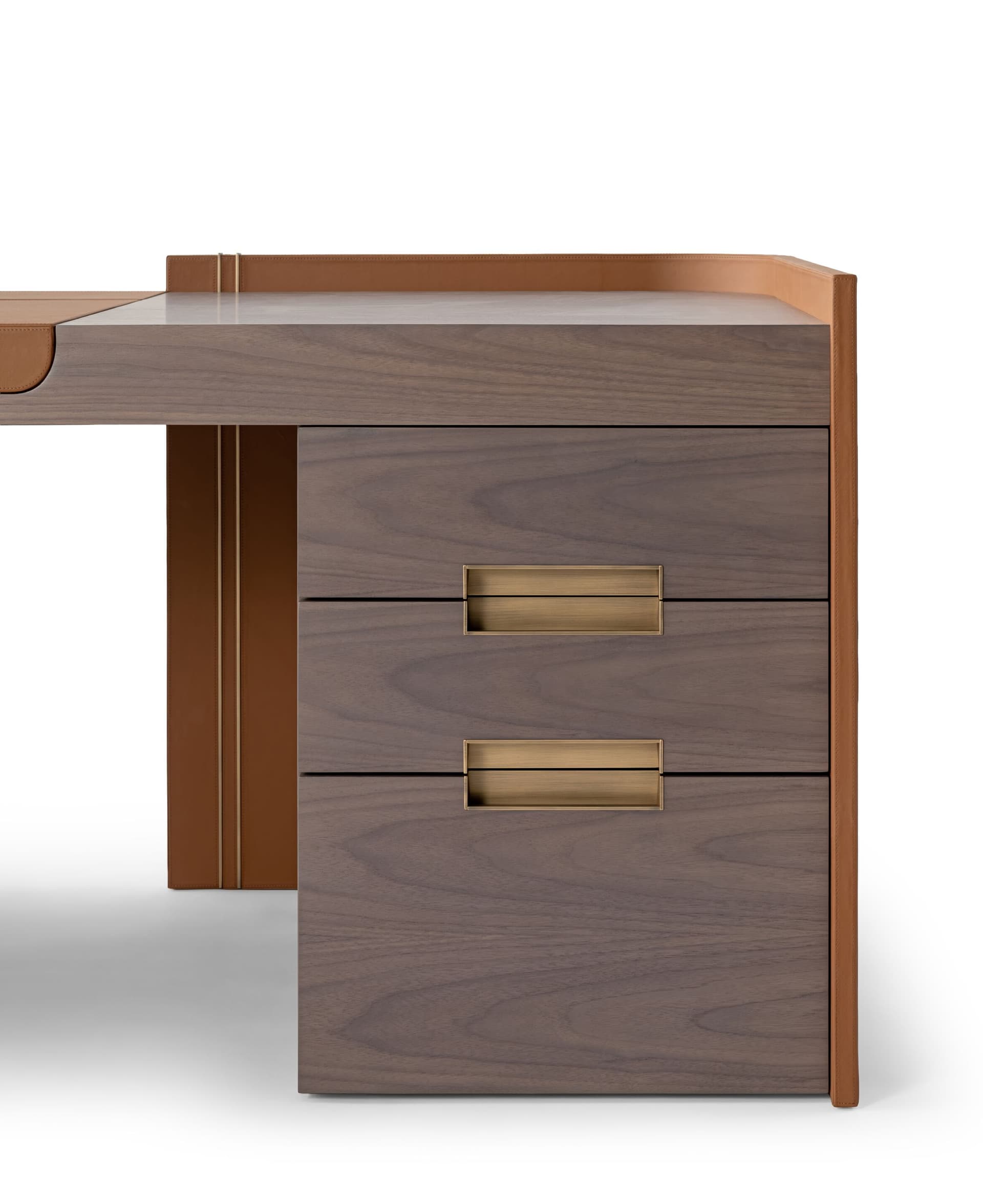 Turri
JAMES
Desk with drawers — 5
