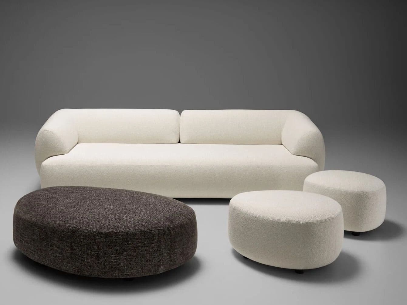 Twils
KAMARI POUF
Fabric pouf — 2