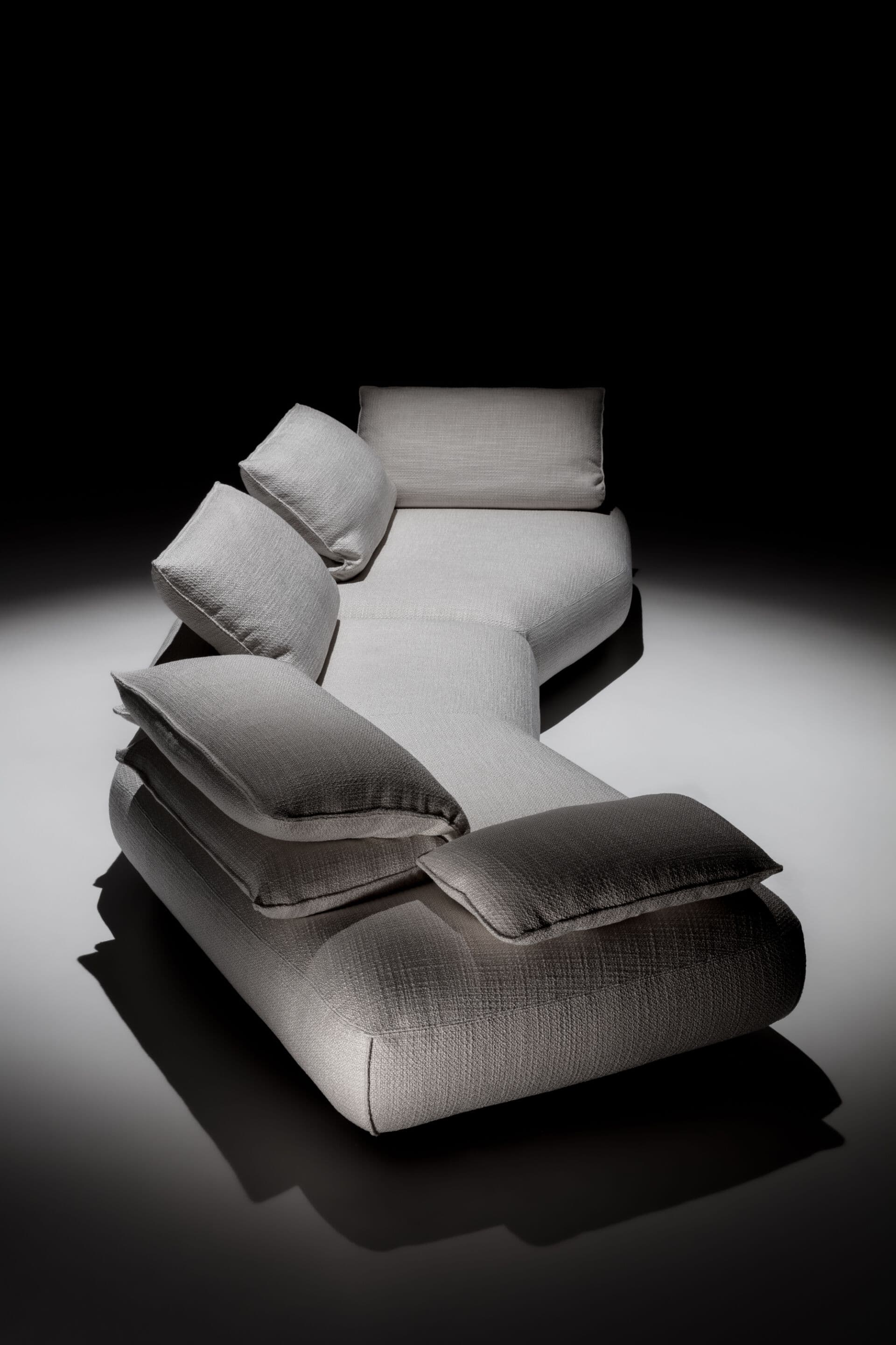 Twils
PLANE
Modular fabric sofa — 10