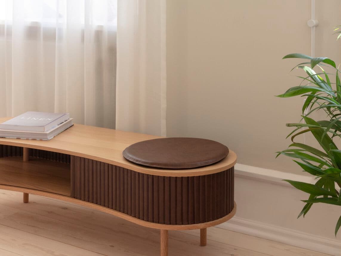 Umage
AUDACIOUS
TV bench — 5