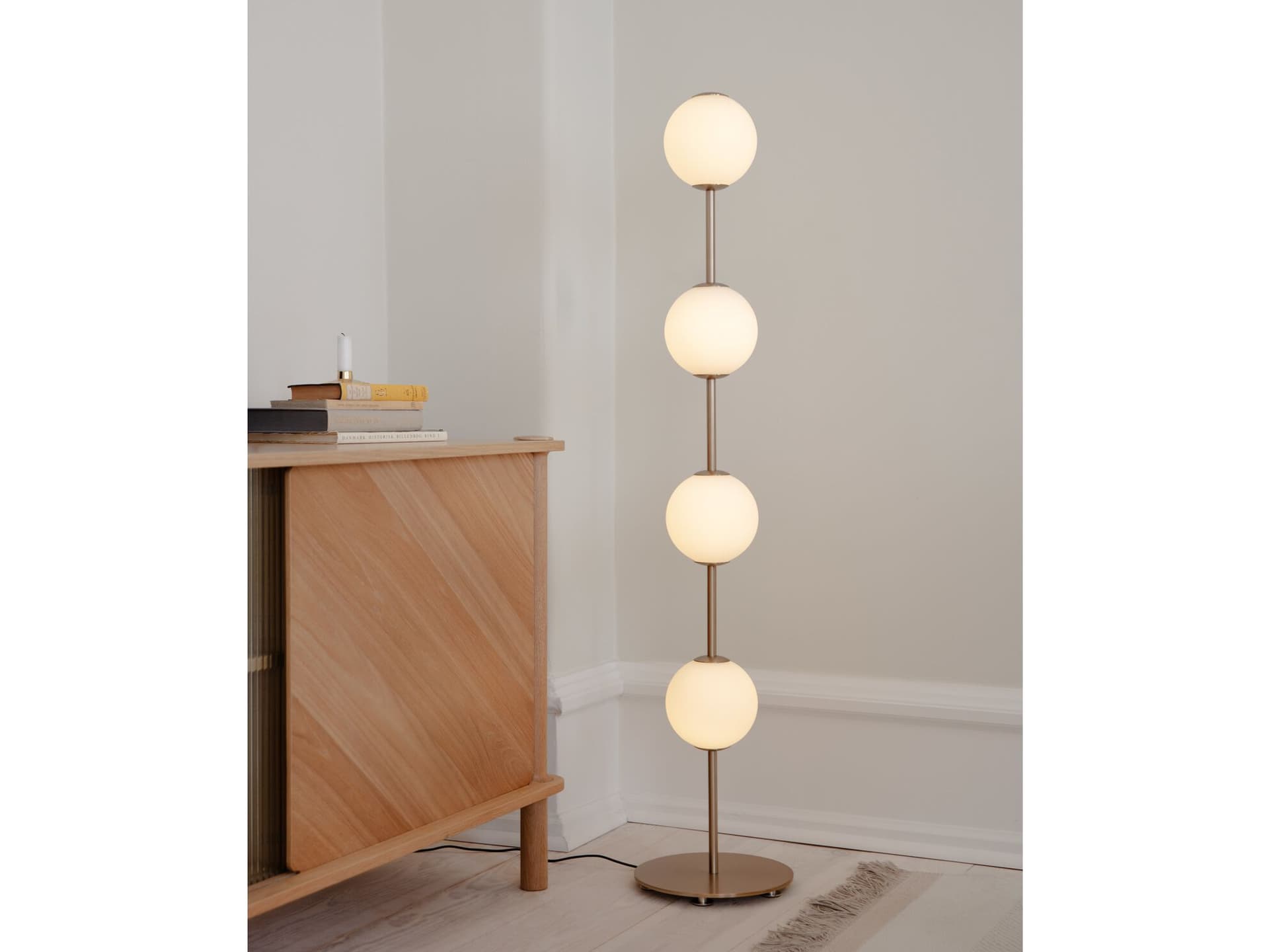 Umage
AUDREY
Metal floor lamp — 1