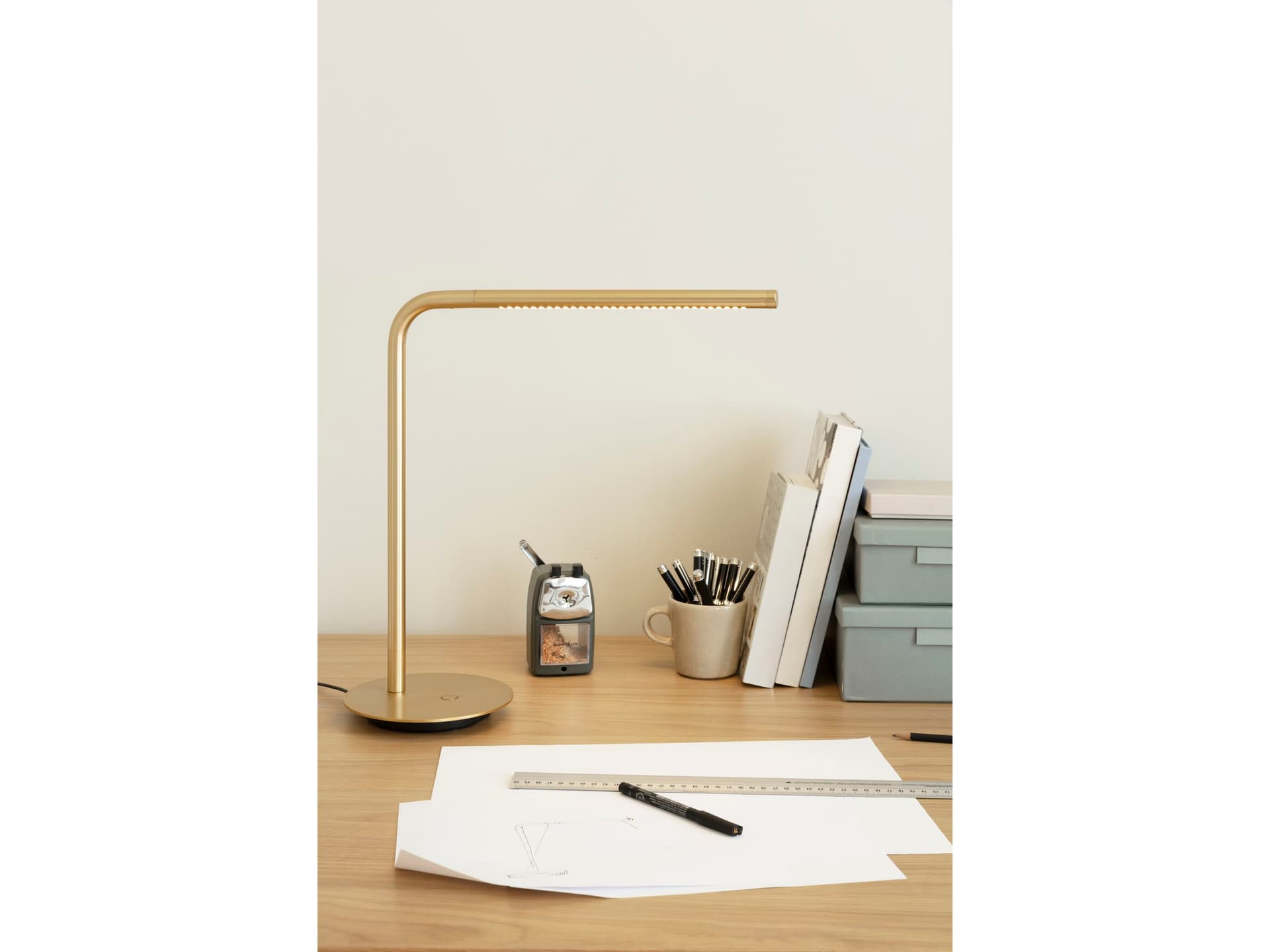 Umage
OMNI
LED brass desk lamp — 3