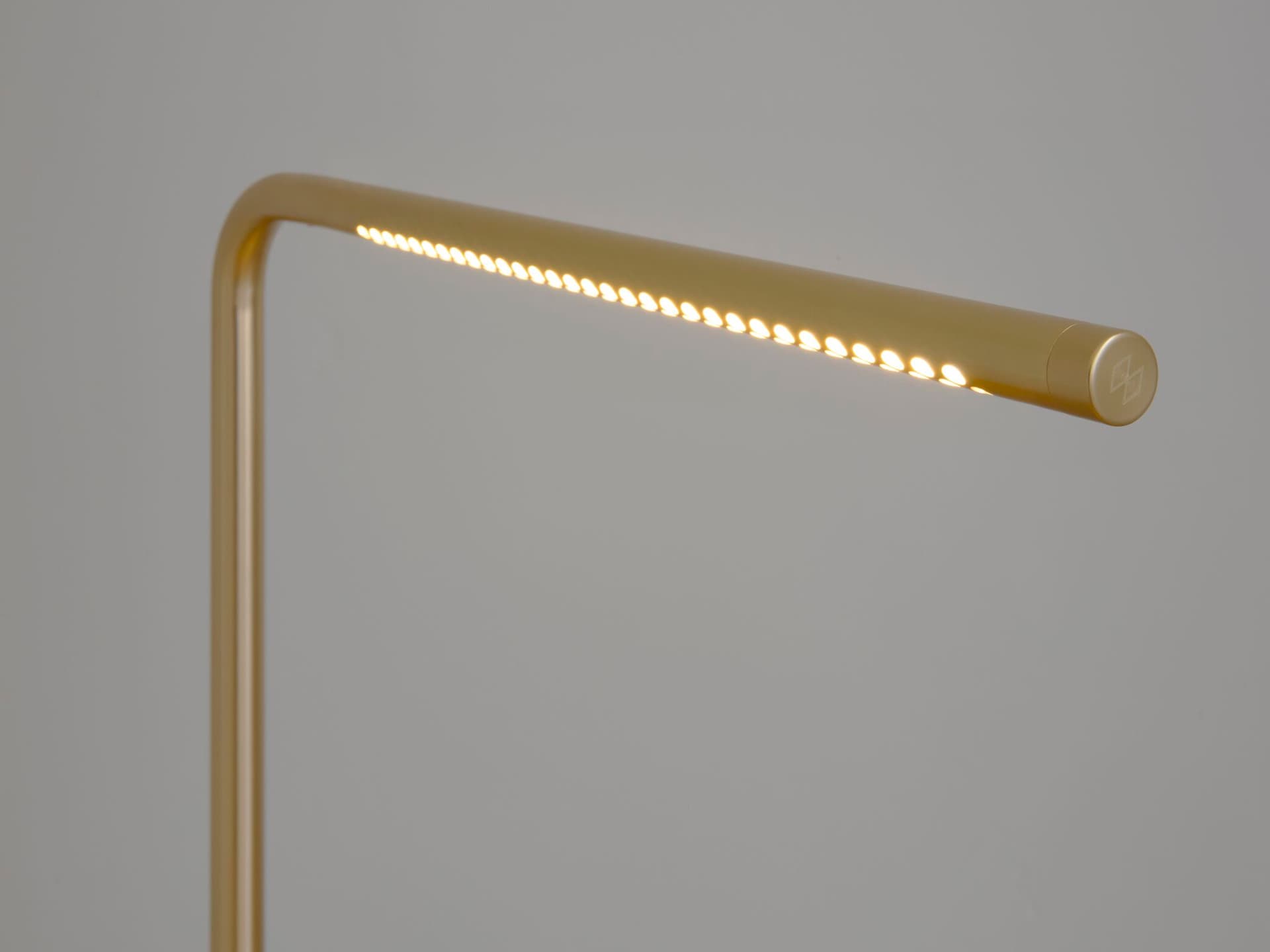 Umage
OMNI
LED brass desk lamp — 6