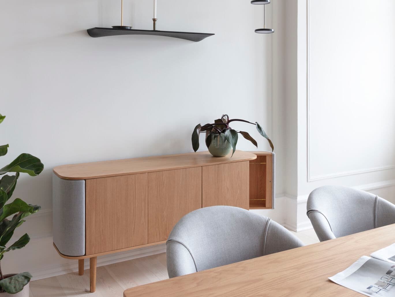 Umage
TREASURES
3-door cabinet — 6