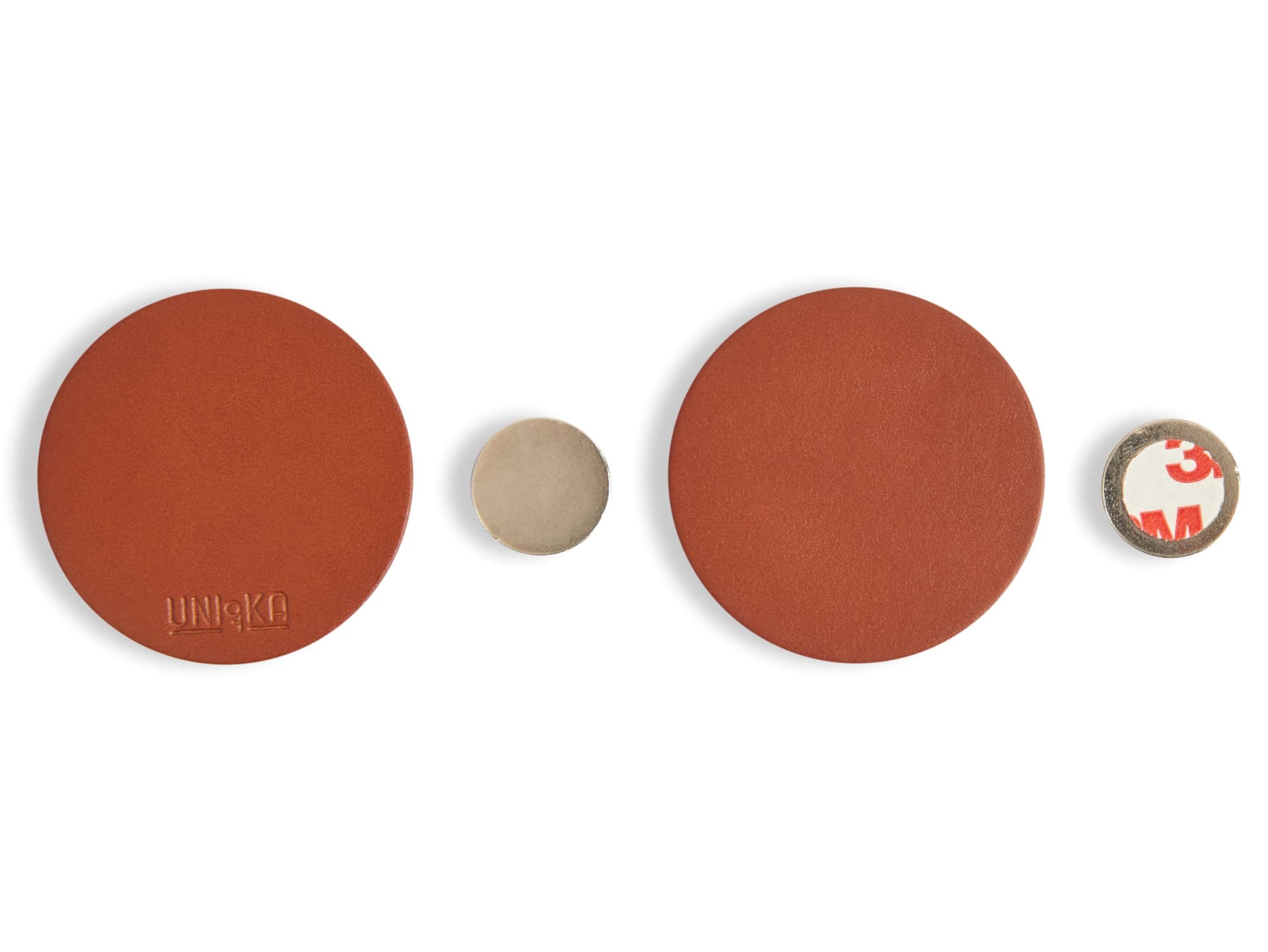 Uniqka
MAGNETIQKA
Leather magnet — 6