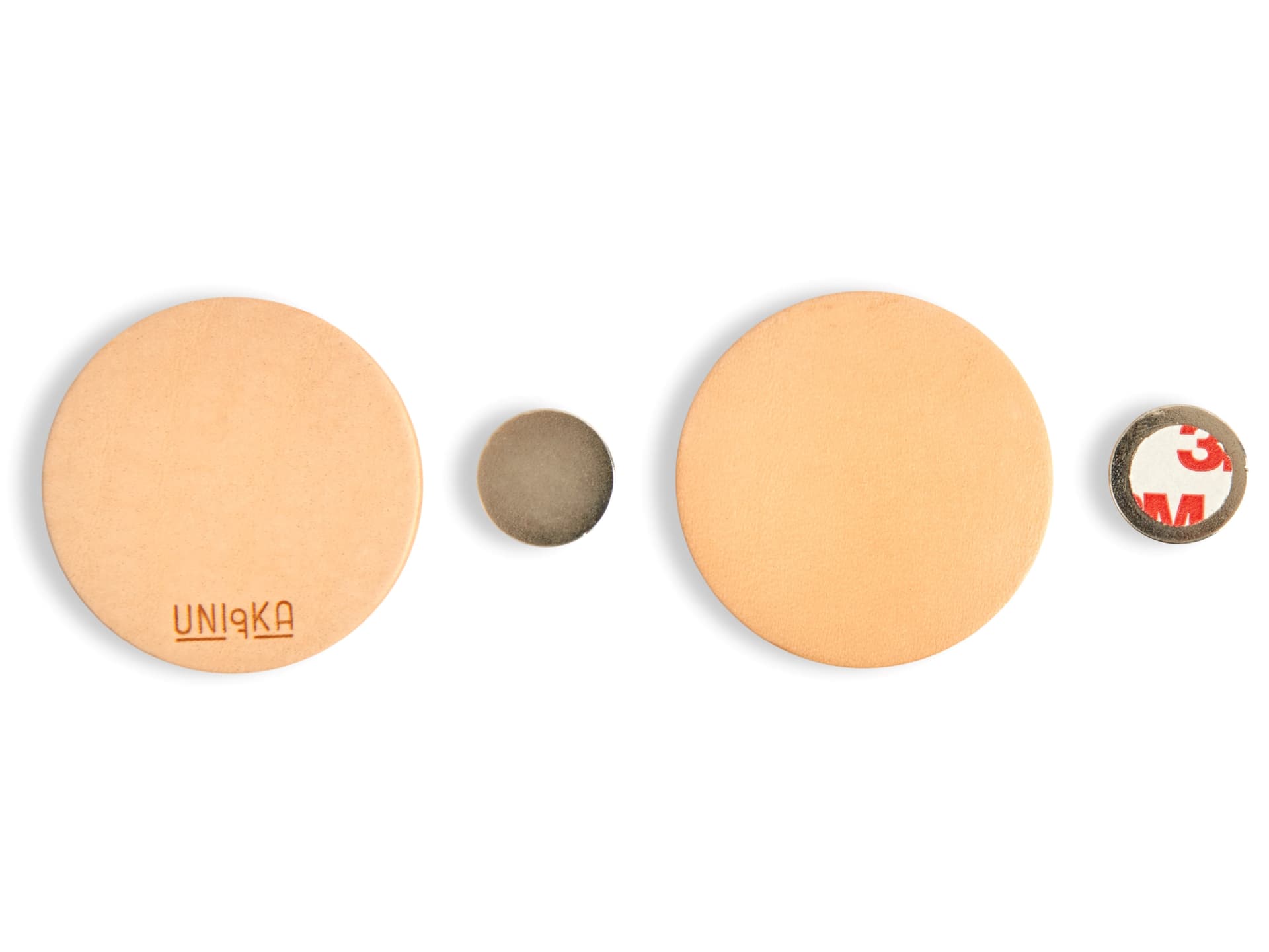 Uniqka
MAGNETIQKA
Leather magnet — 7