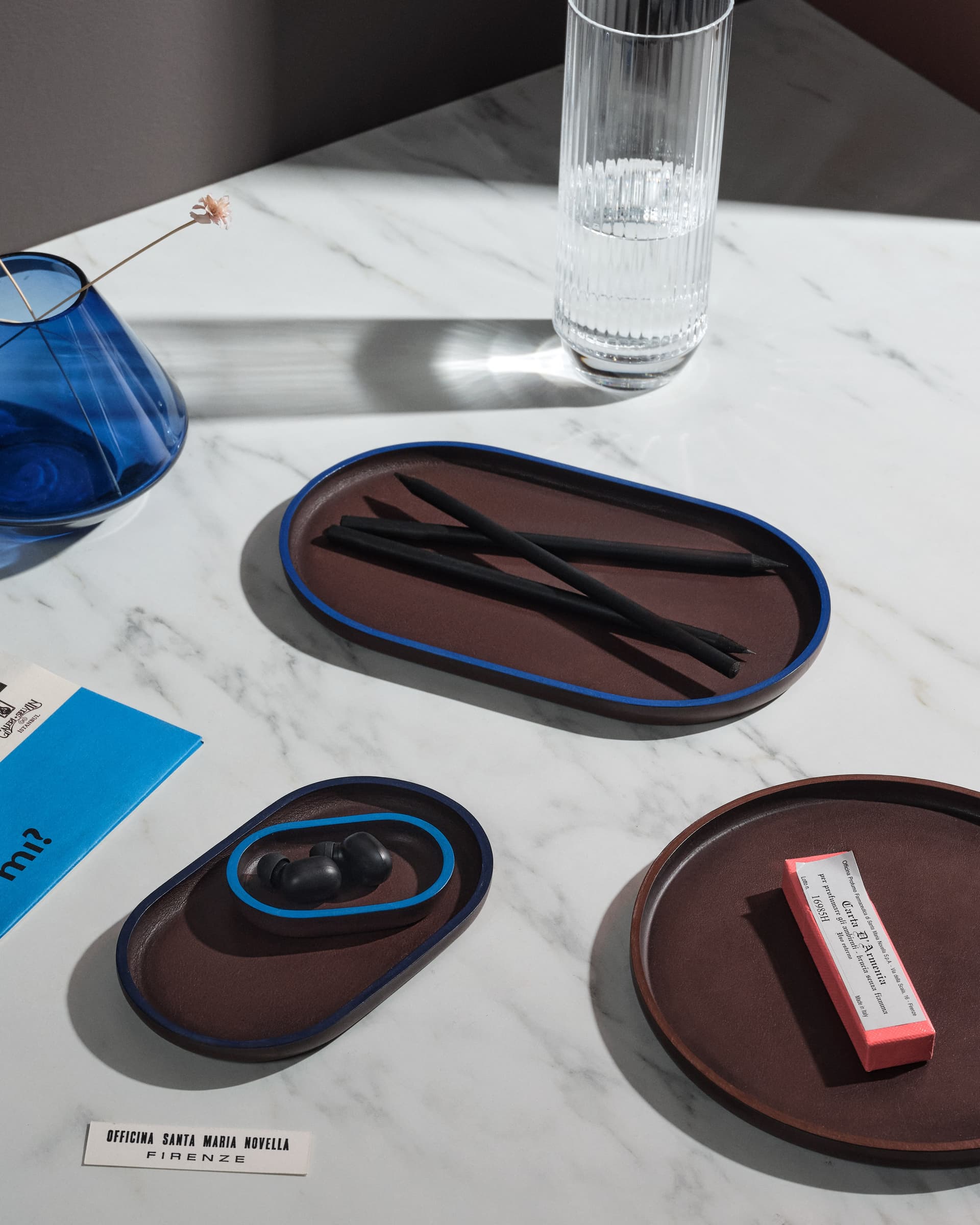 Uniqka
PLATO OVAL
Leather tray — 12