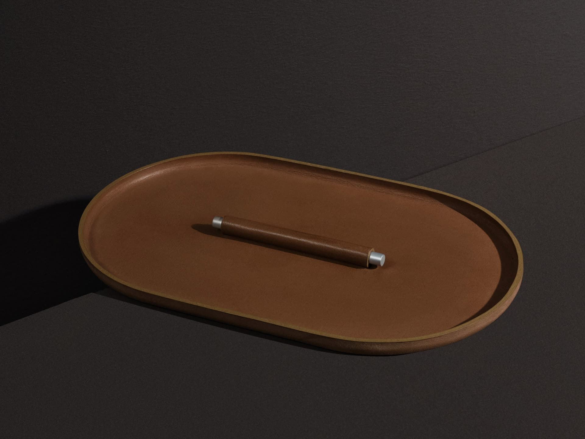 Uniqka
PLATO OVAL
Leather tray — 19