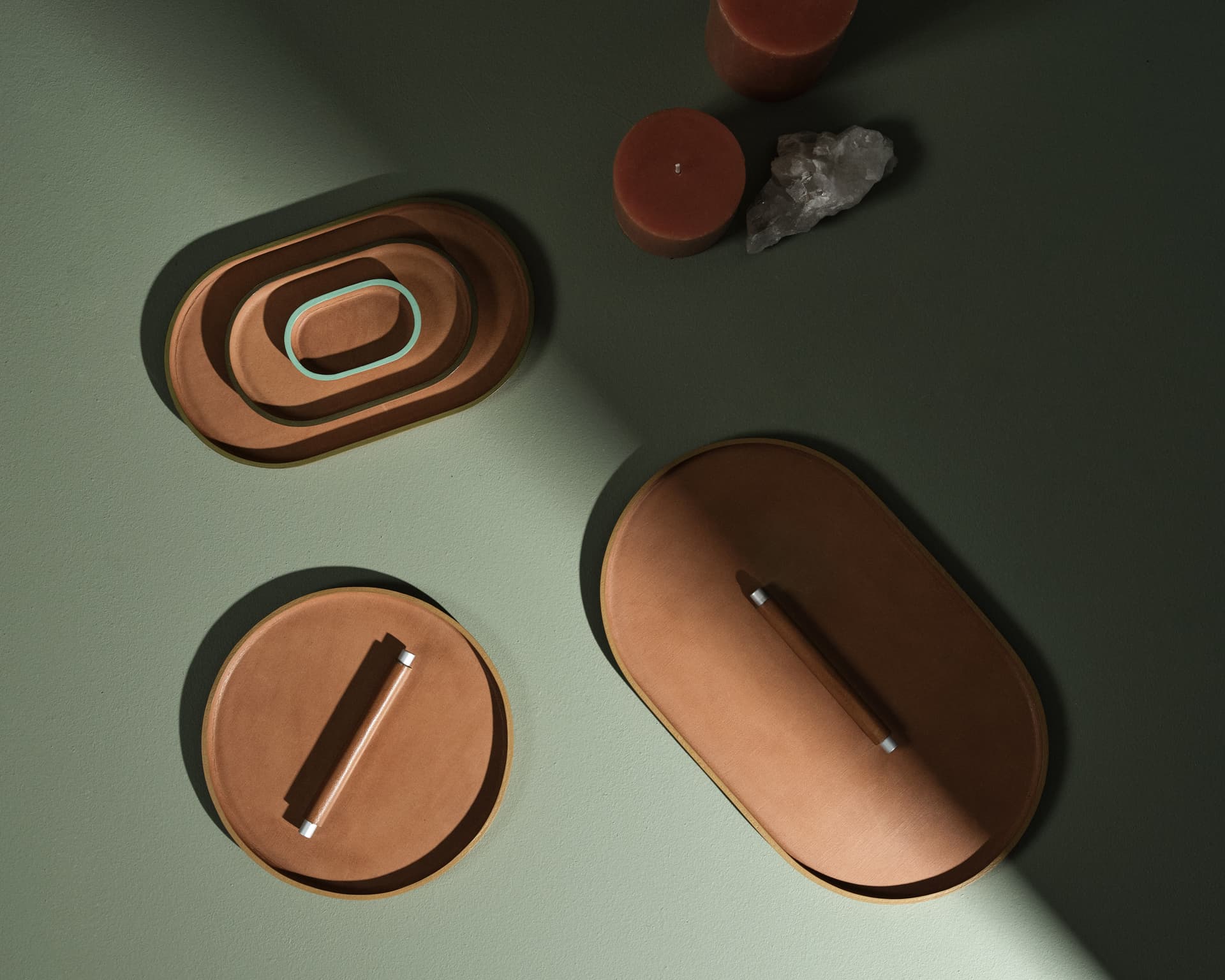 Uniqka
PLATO ROUND
Leather tray — 8