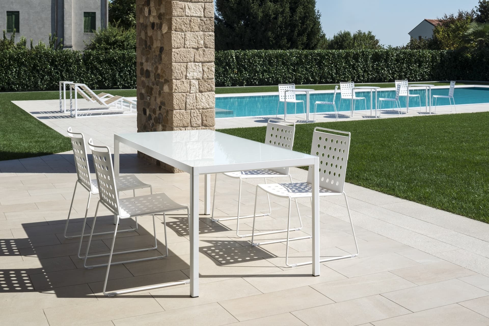 Urbantime
PASSEPARTOUT
Table — 3