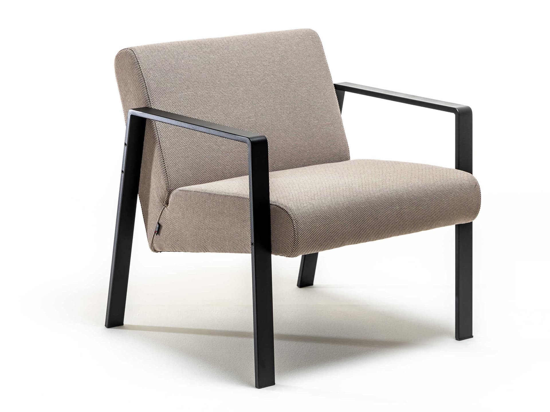VAGHI
OREOTTO
Metal armchair — 3