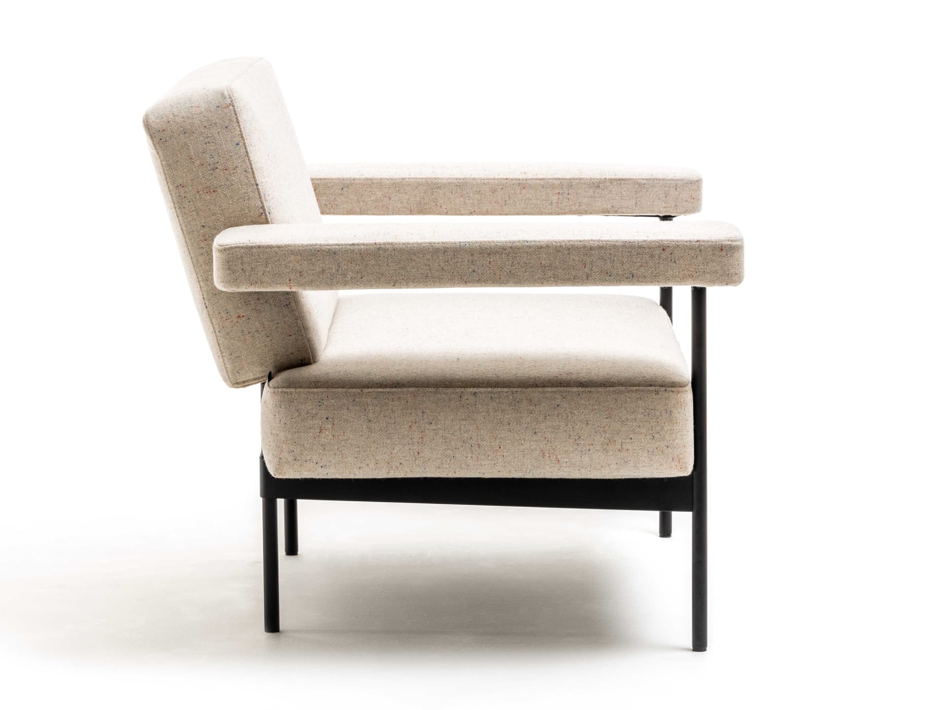 VAGHI
TILOS
Lobby chair — 3