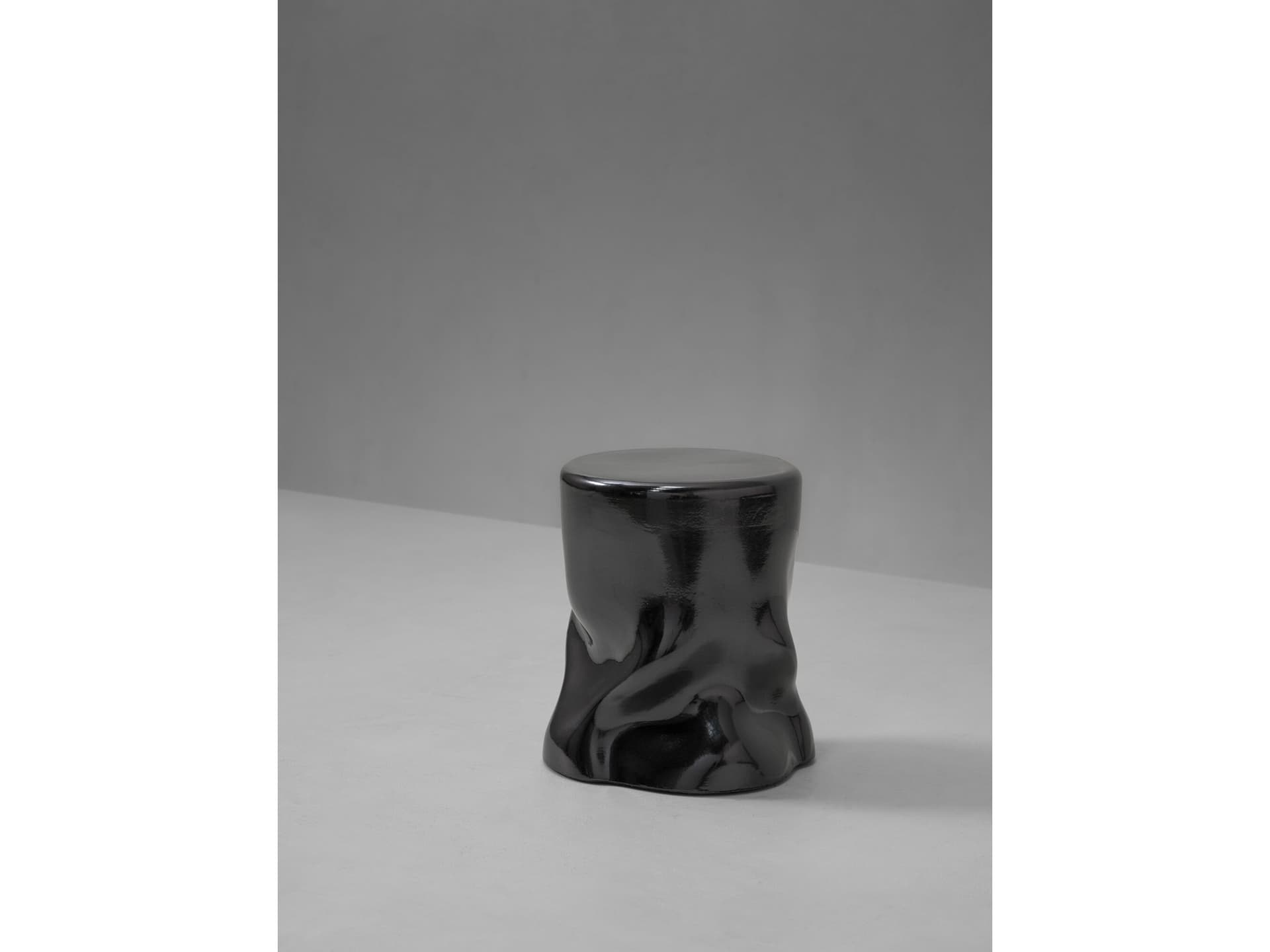 Van Rossum
DATSU
Low oak stool — 6