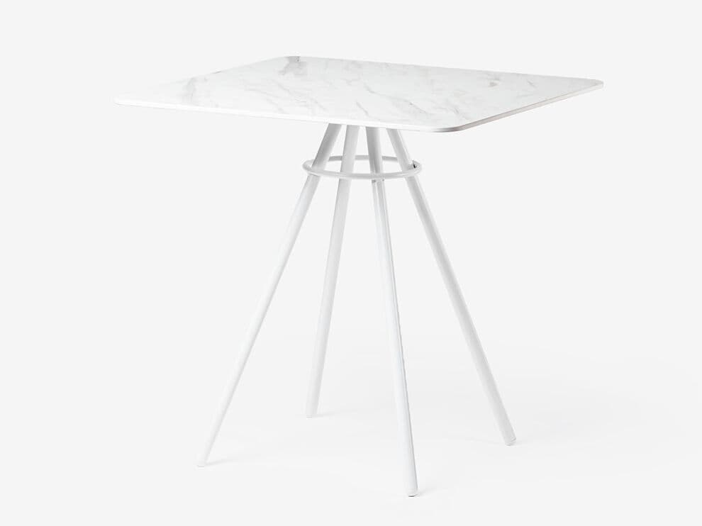 Venedia
CIACOLA
Square table — 1