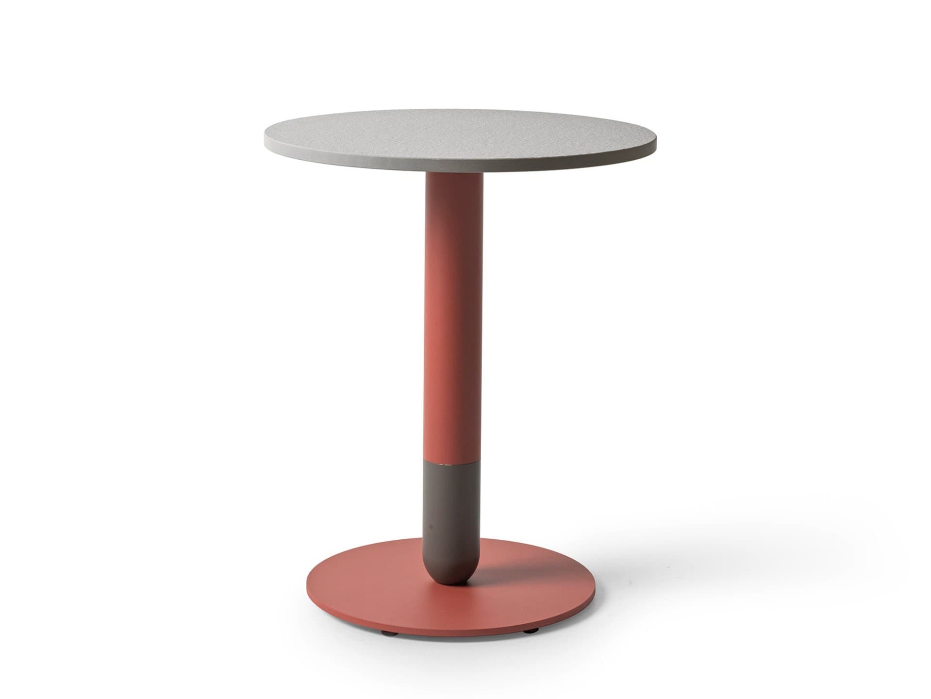 Very Wood
CIGAR 01
Round table — 8