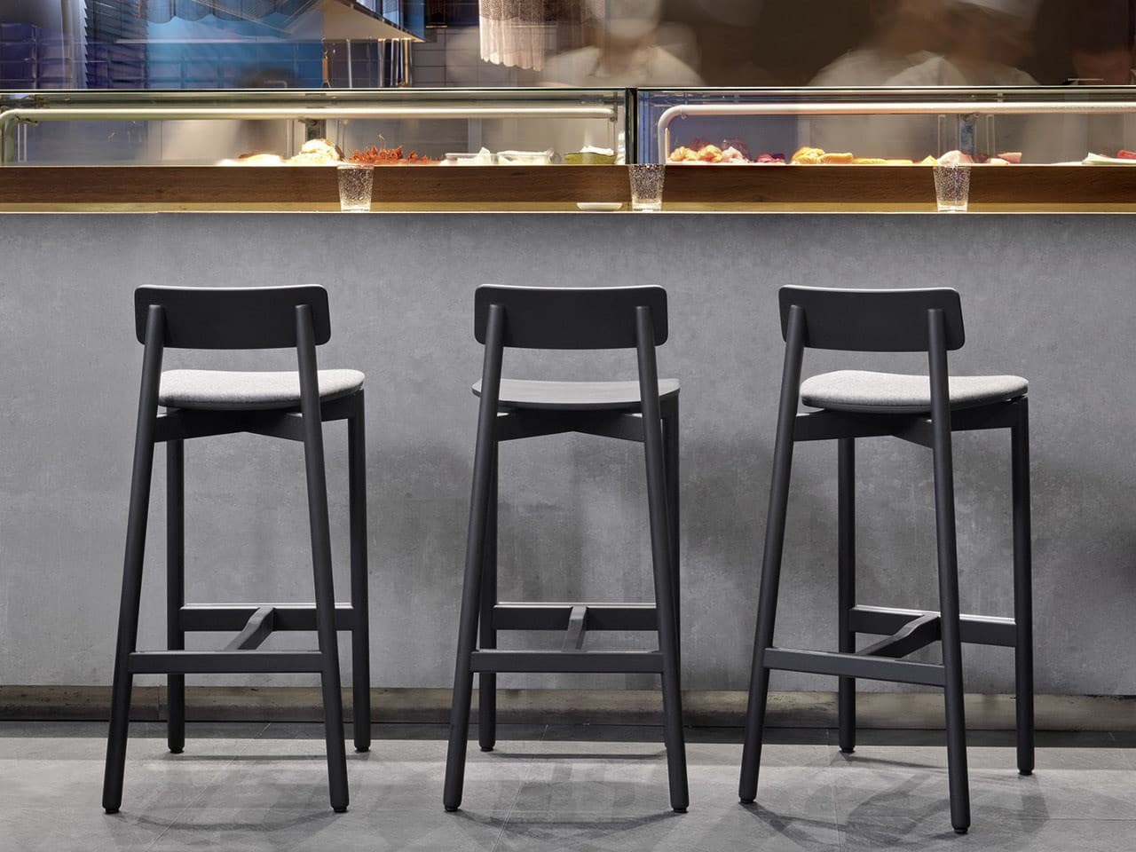 Very Wood
RIB 16/L
Barstool — 4