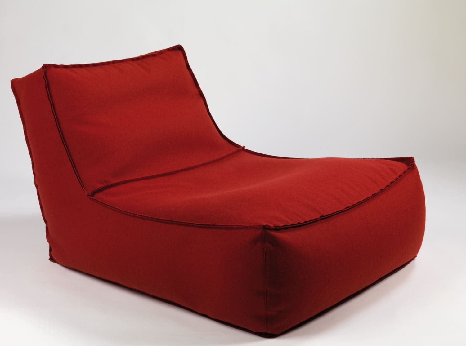 Verzelloni
ZOE
Fabric armchair — 1