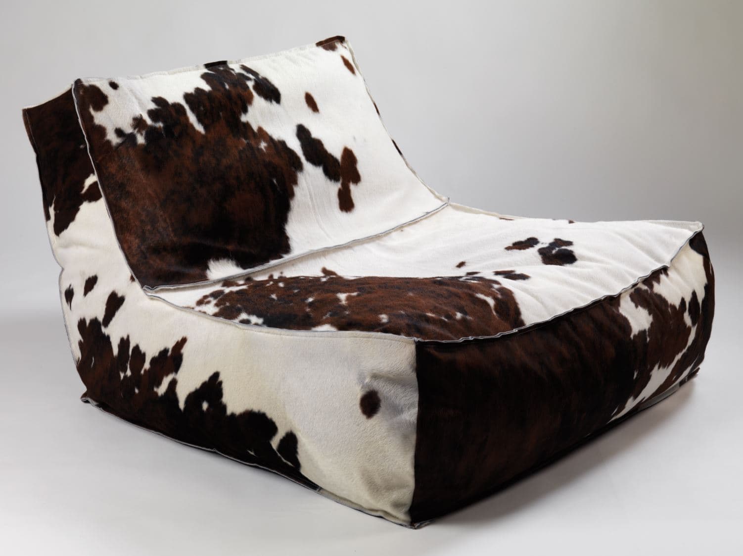 Verzelloni
ZOE
Fabric armchair — 7