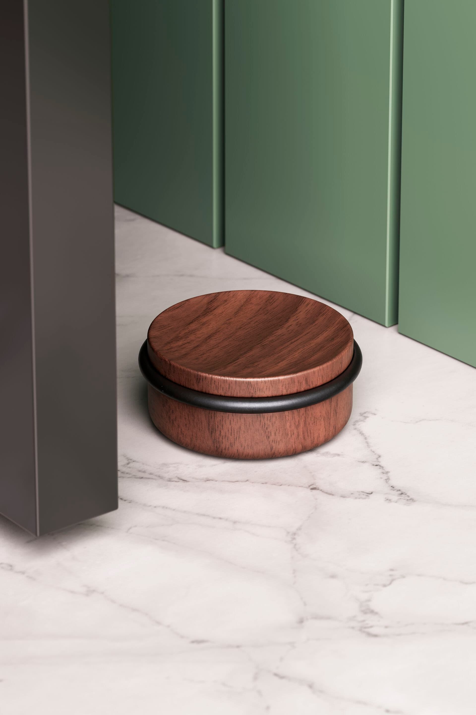 Viefe
LUV WOOD
Oak doorstop — 3