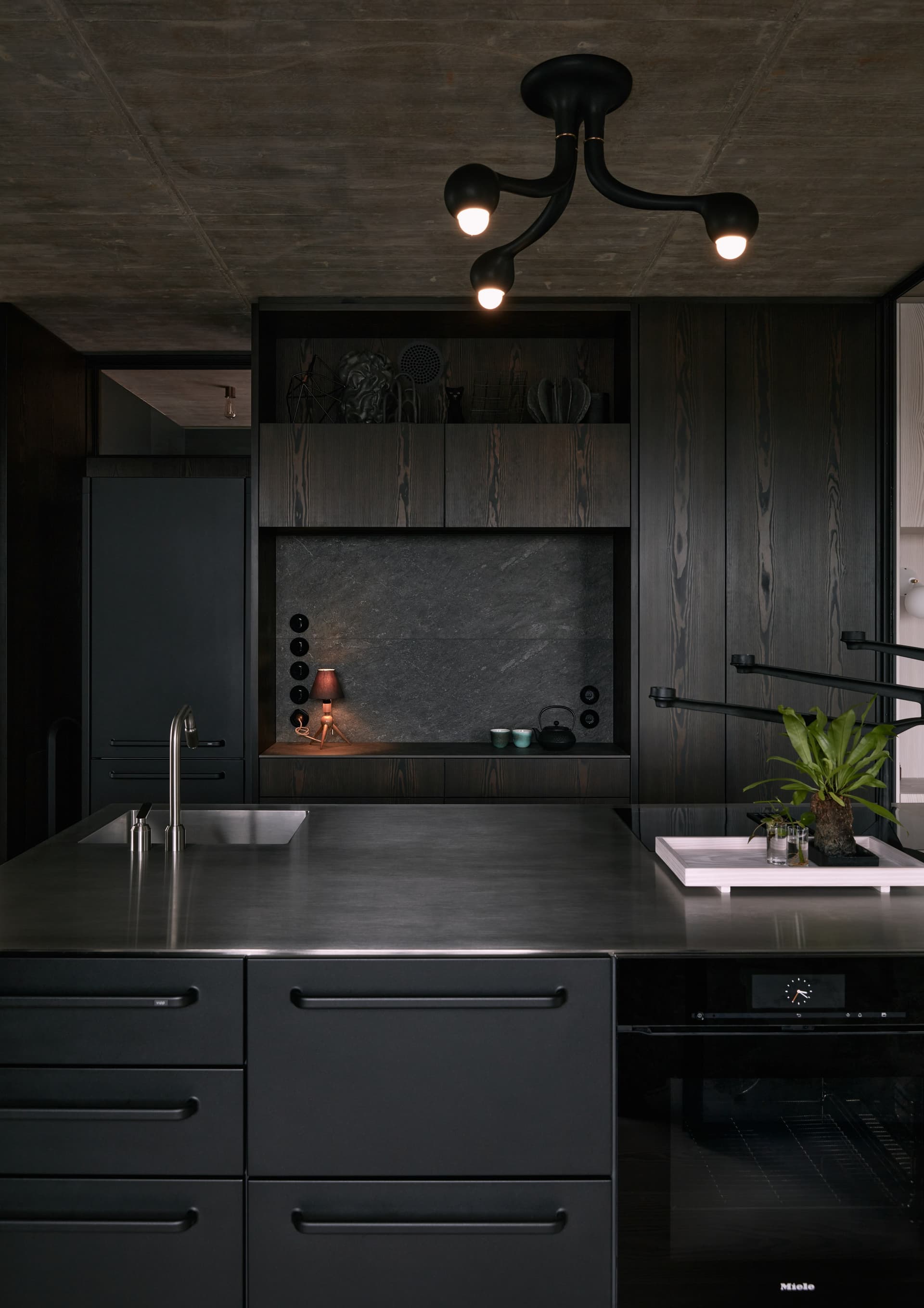 Vipp
V1
Steel fitted kitchen — 12