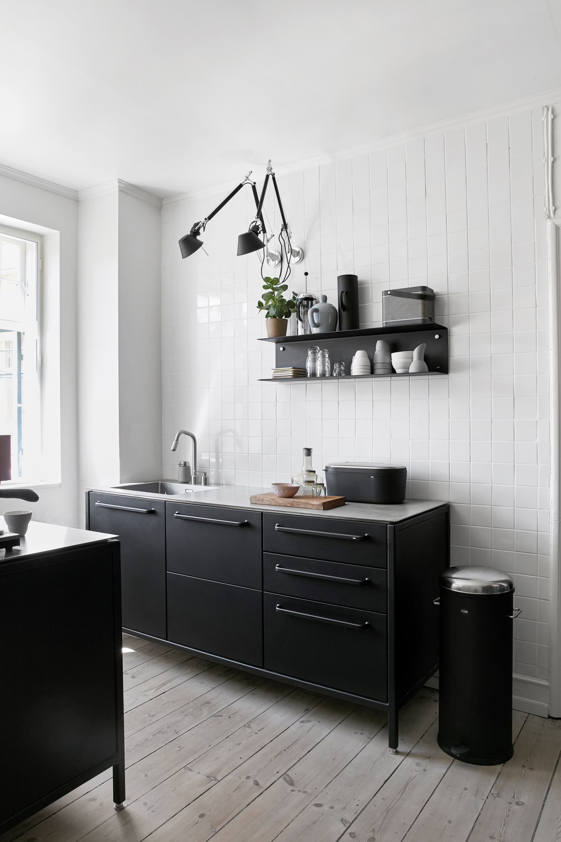 Vipp
VIPP15
Steel kitchen bin — 6