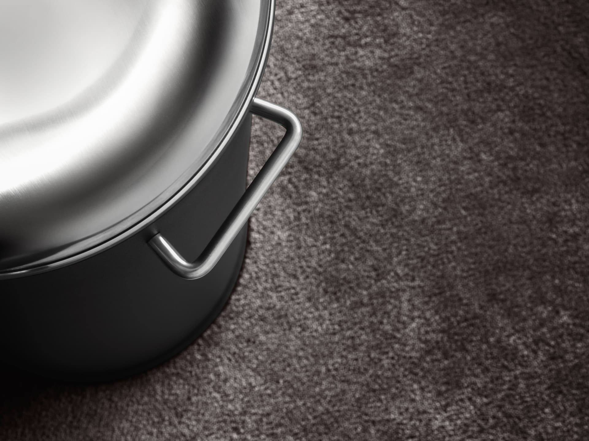 Vipp
VIPP17
Steel kitchen bin — 13