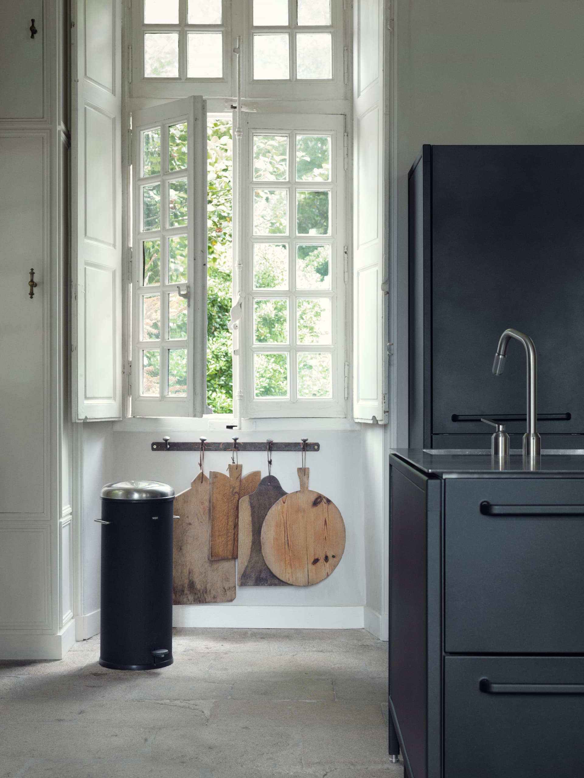 Vipp
VIPP17
Steel kitchen bin — 6