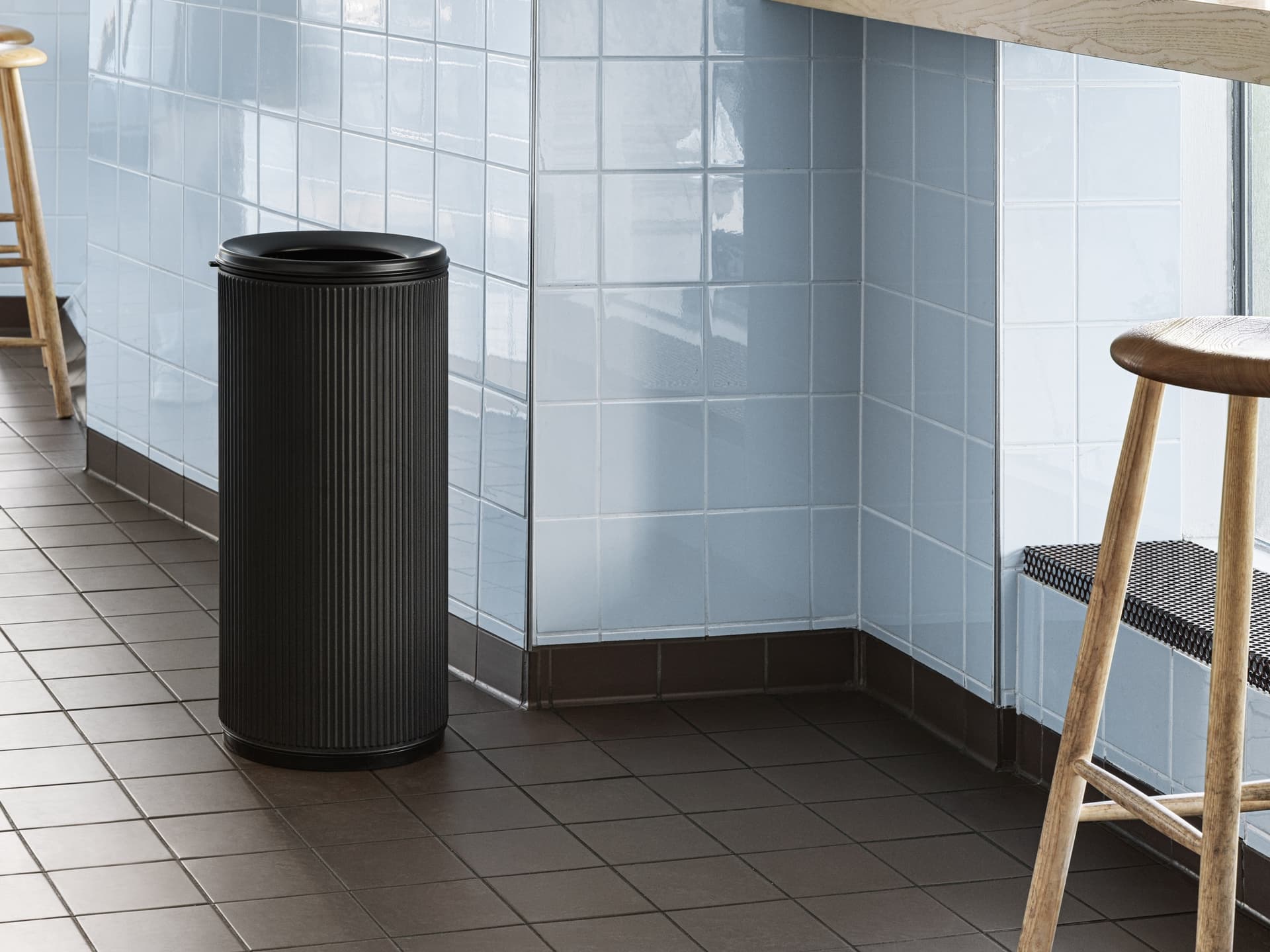 Vipp
VIPP18
Steel waste bin — 1
