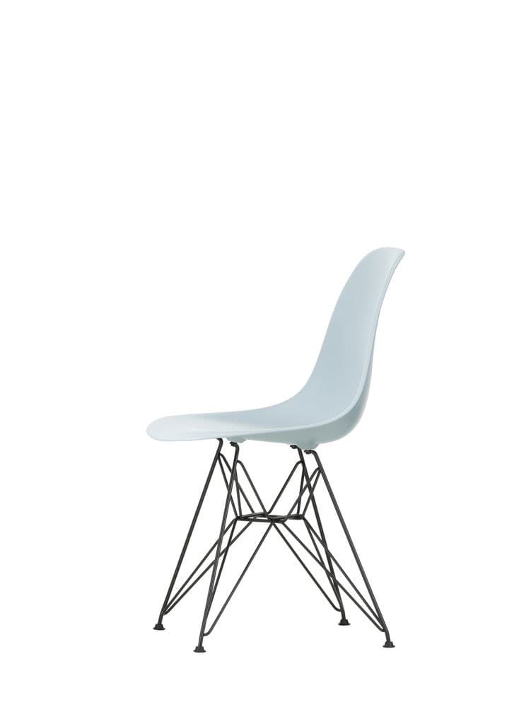 Vitra
DSR
Polypropylene chair — 136
