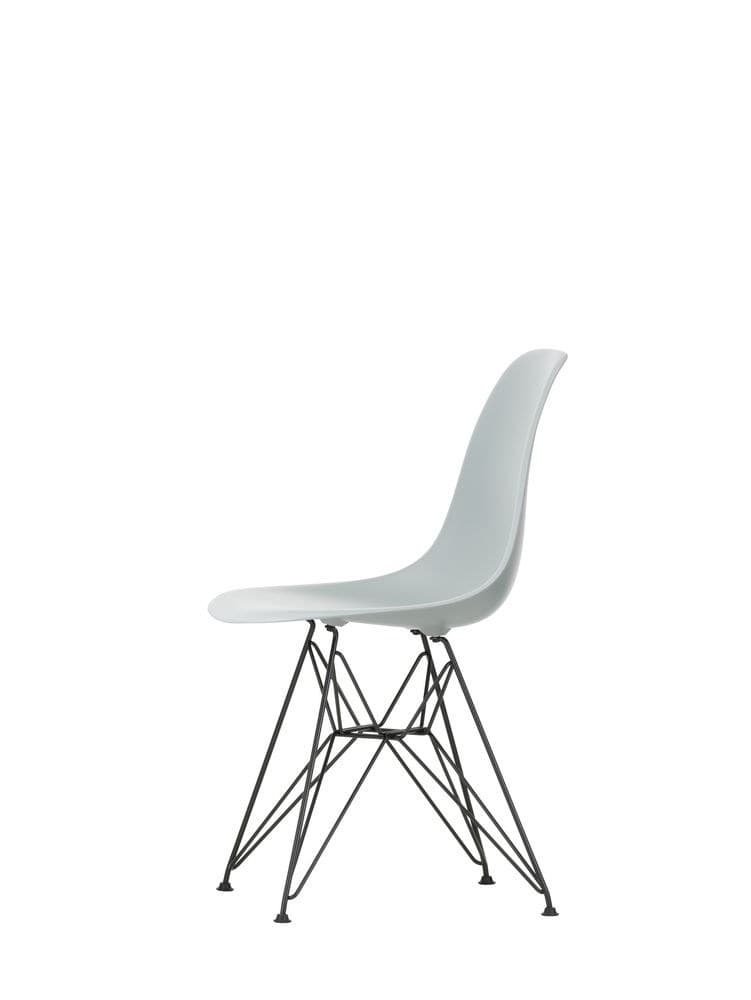 Vitra
DSR
Polypropylene chair — 140