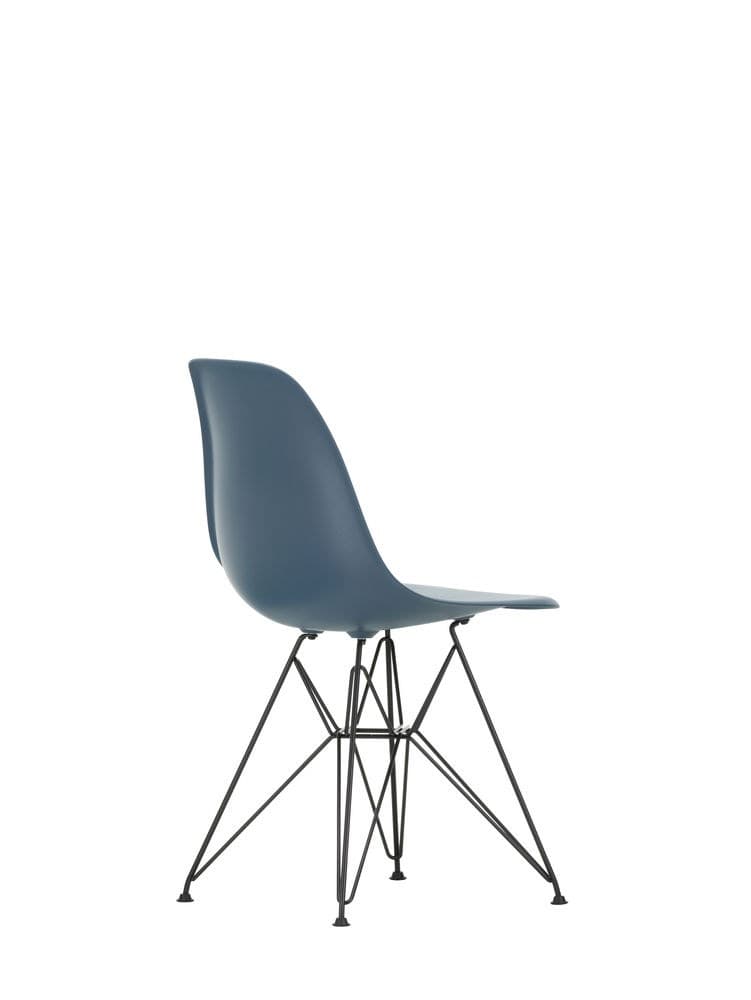 Vitra
DSR
Polypropylene chair — 173