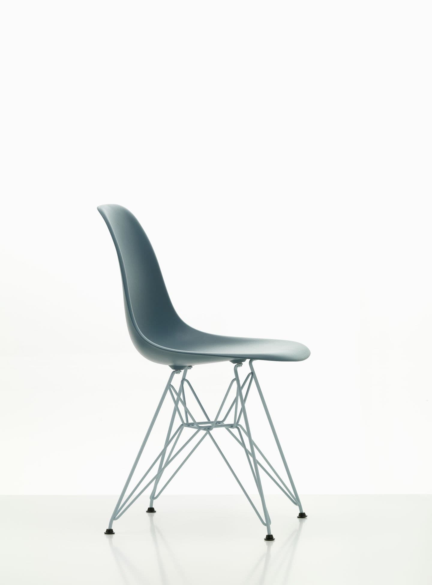Vitra
DSR
Polypropylene chair — 41