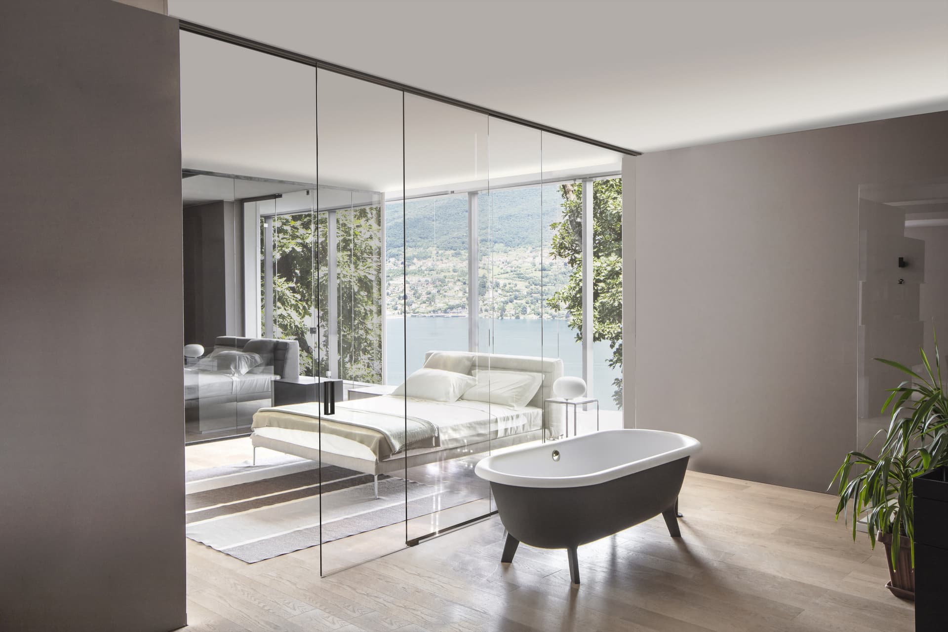 Viva Porte
CERNOBBIO
Glass door